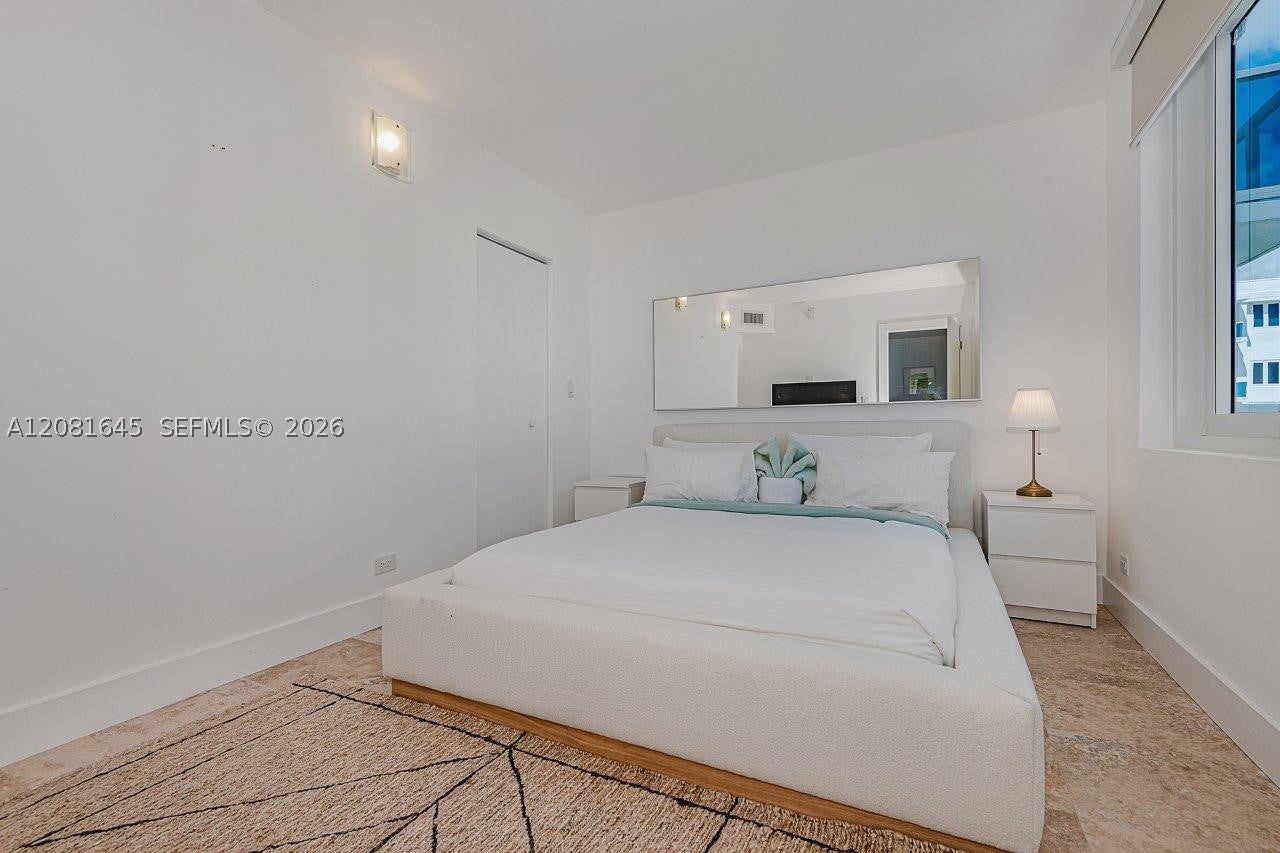 2301 Collins Ave 1515