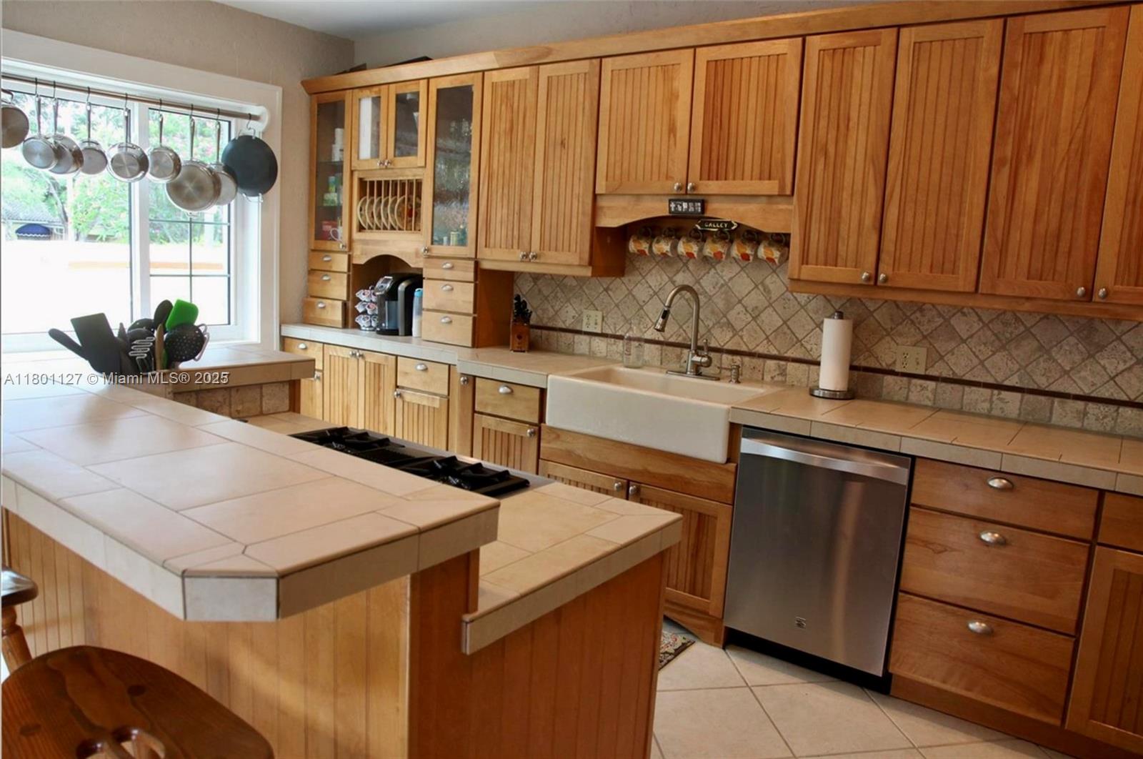 RIO VISTA ISLES - Residential