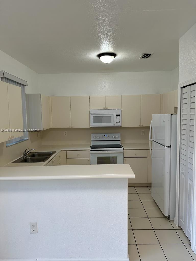 SHOMA TOWNHOMES AT KEYSCO - Residential