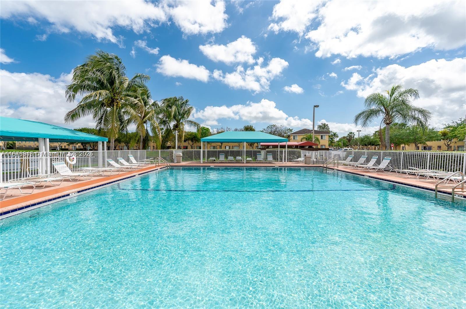 SHOMA TOWNHOMES AT KEYSCO - Residential