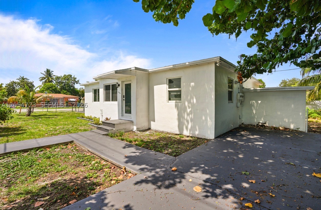 801 NW 105th St