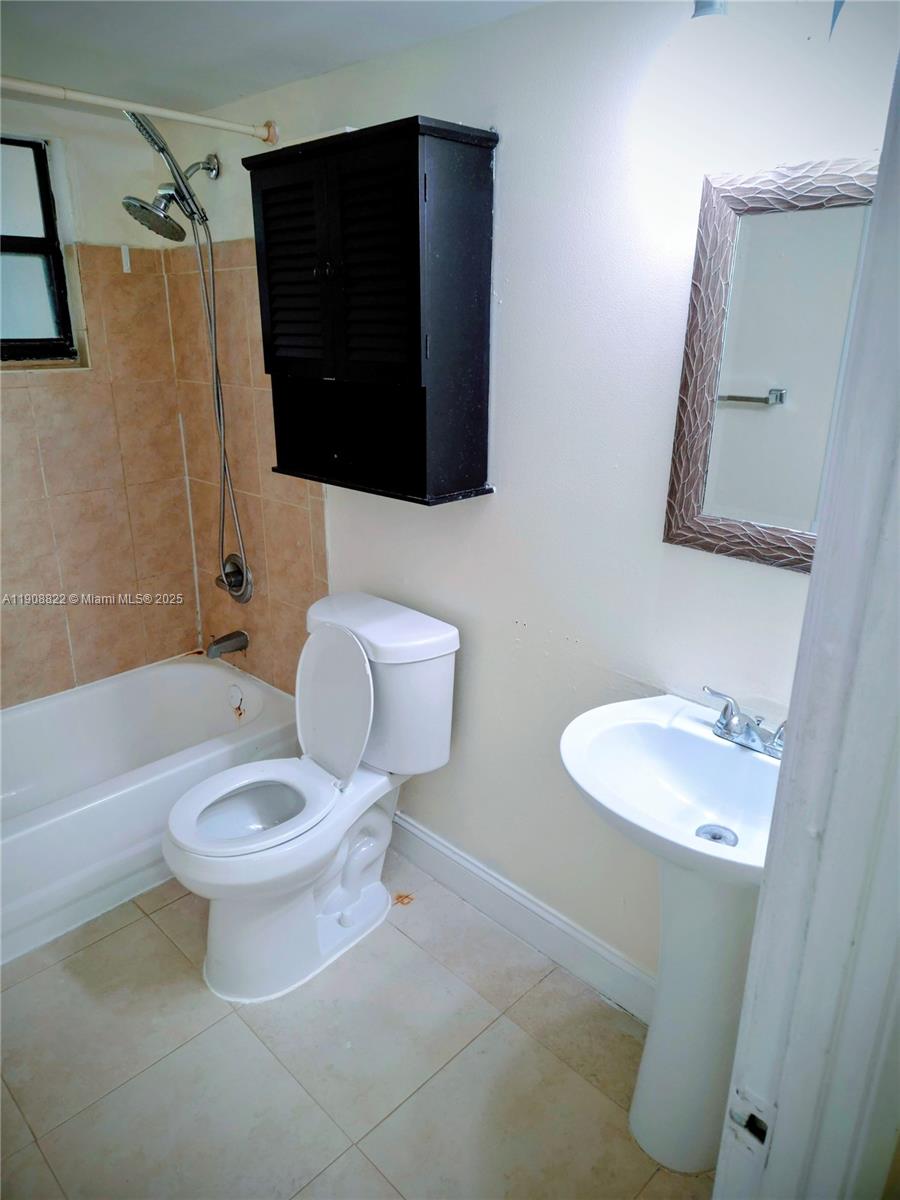 CUTLER CREEK VILLAGE COND - Residential