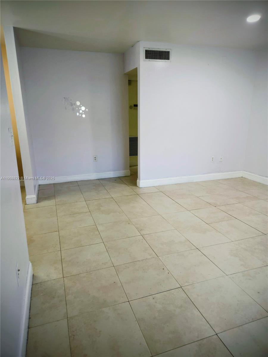 CUTLER CREEK VILLAGE COND - Residential