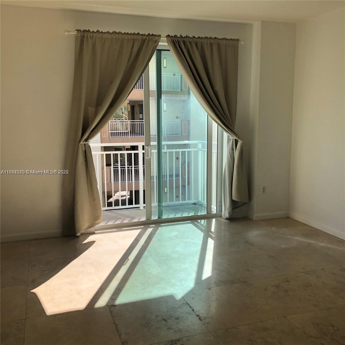 DOWNTOWN DADELAND CONDO N - Residential Lease