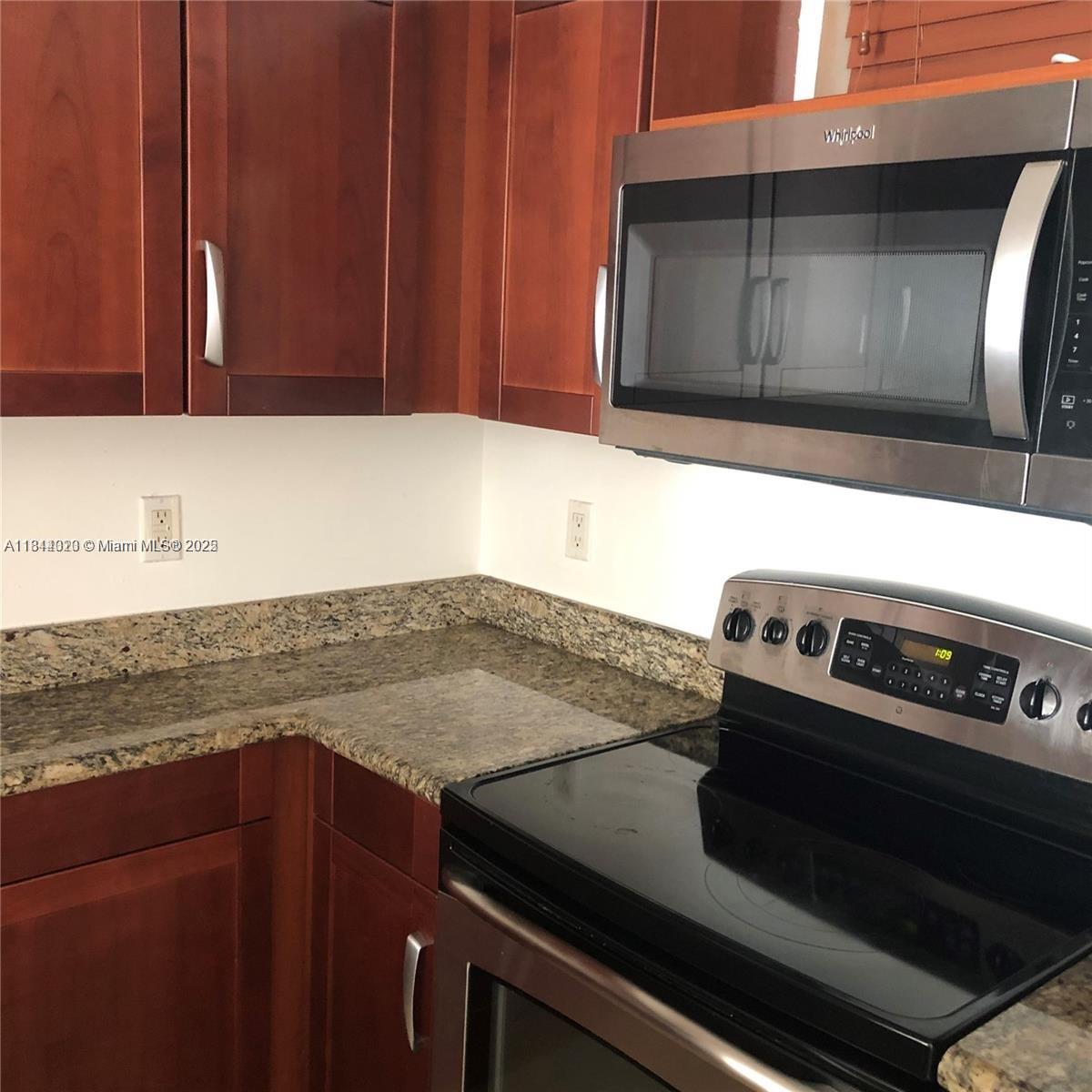 DOWNTOWN DADELAND CONDO N - Residential Lease