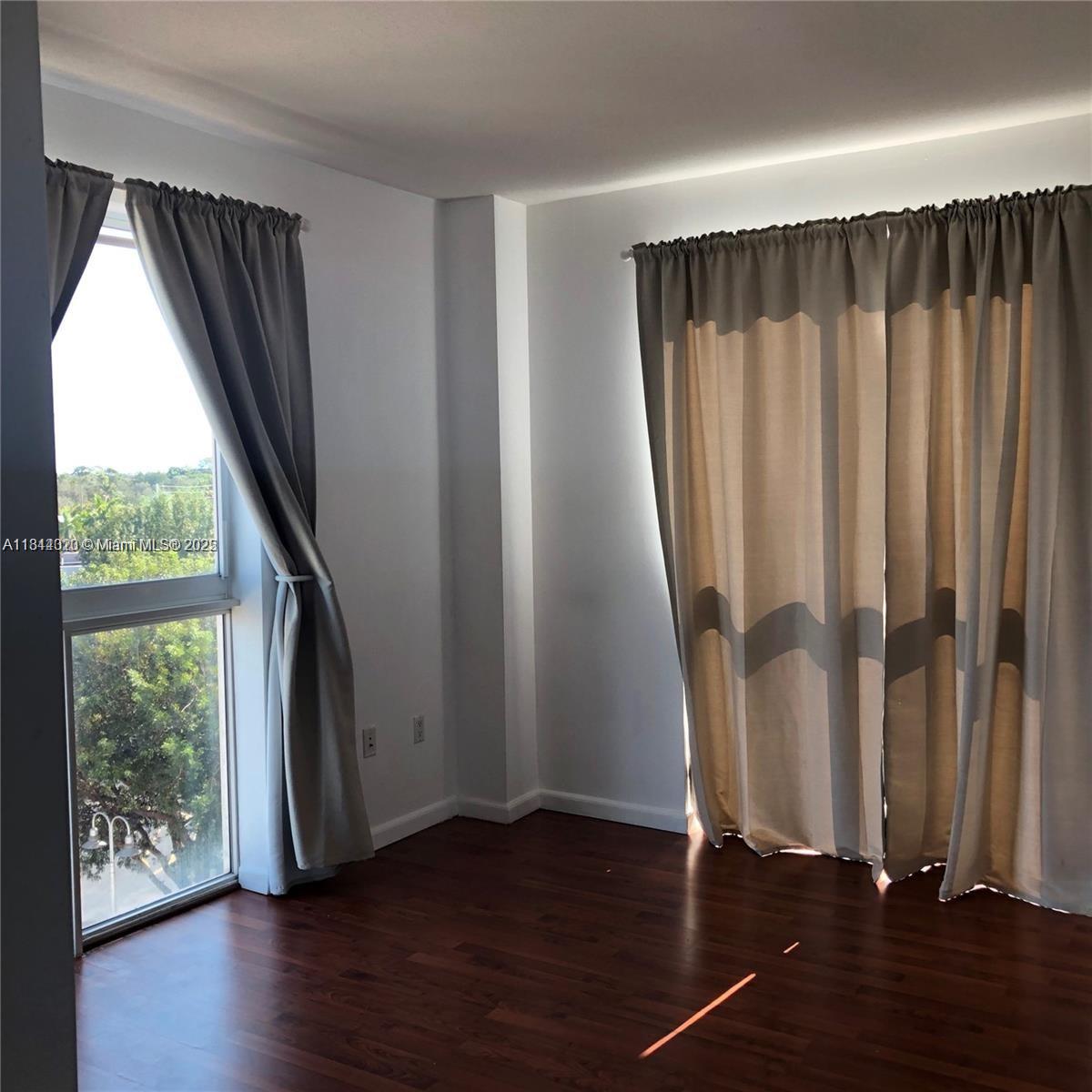 DOWNTOWN DADELAND CONDO N - Residential Lease