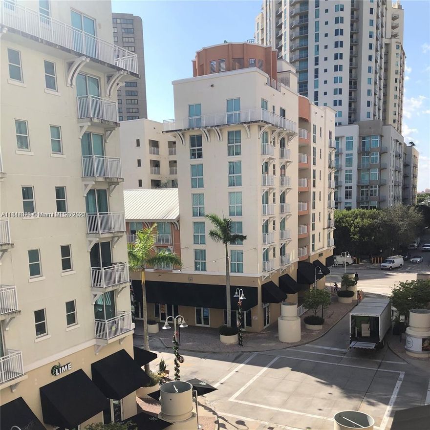 LARGE 2/2 in Downtown Dadeland - Perfect for ANYONE looking for an active, fun and super convenient place! Perfectly located in a prime luxury location right across from Dadeland Mall, walking distance from many restaurants, bars, cafes, stores, gyms, Trader Joes, Publix and more! This large unit is over 1,200 square feet. Unit has one balcony ! All windows are impact. There is one assigned parking space, and street parking !