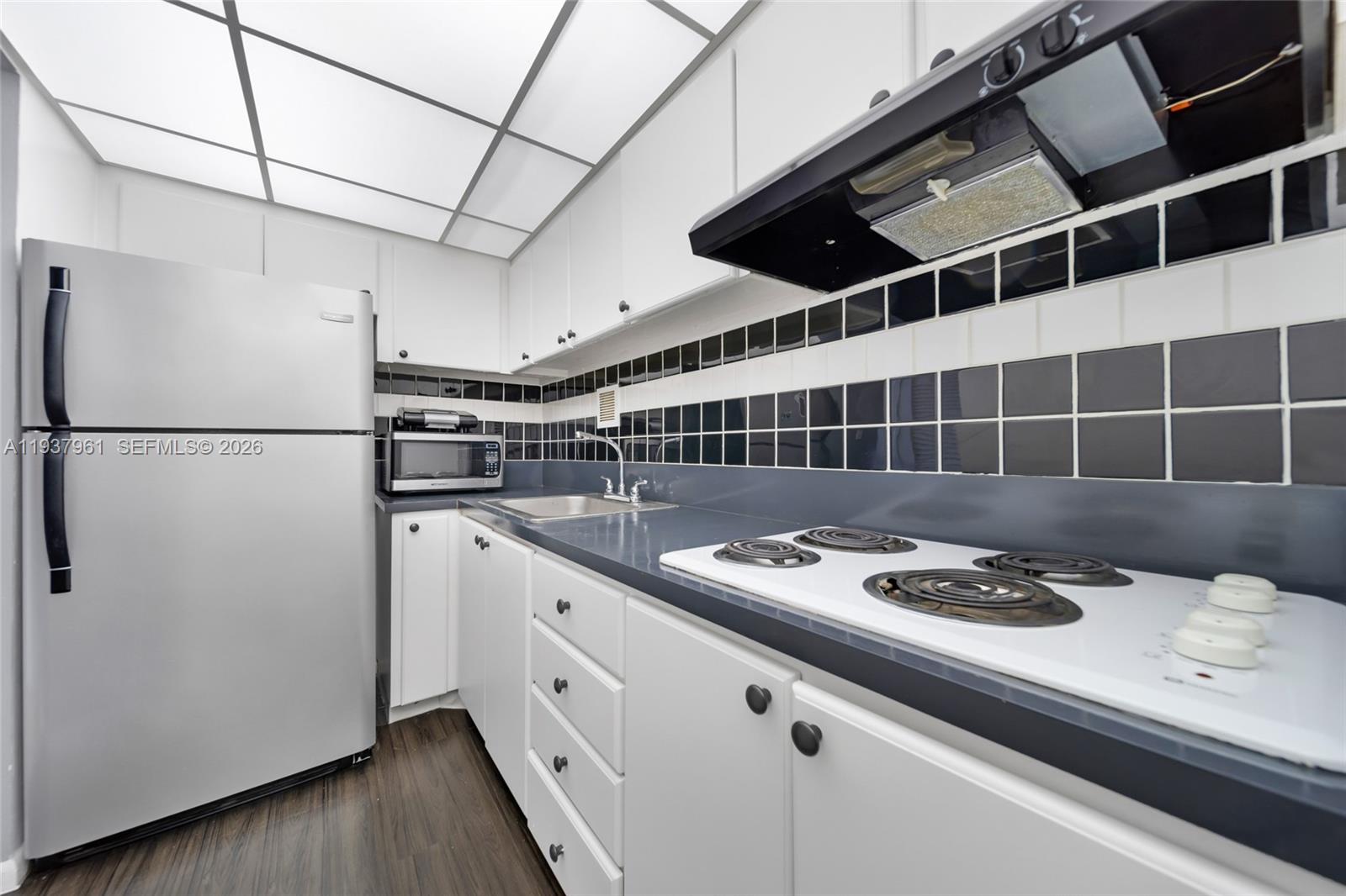 MIRADOR 1200 CONDO - Residential Lease