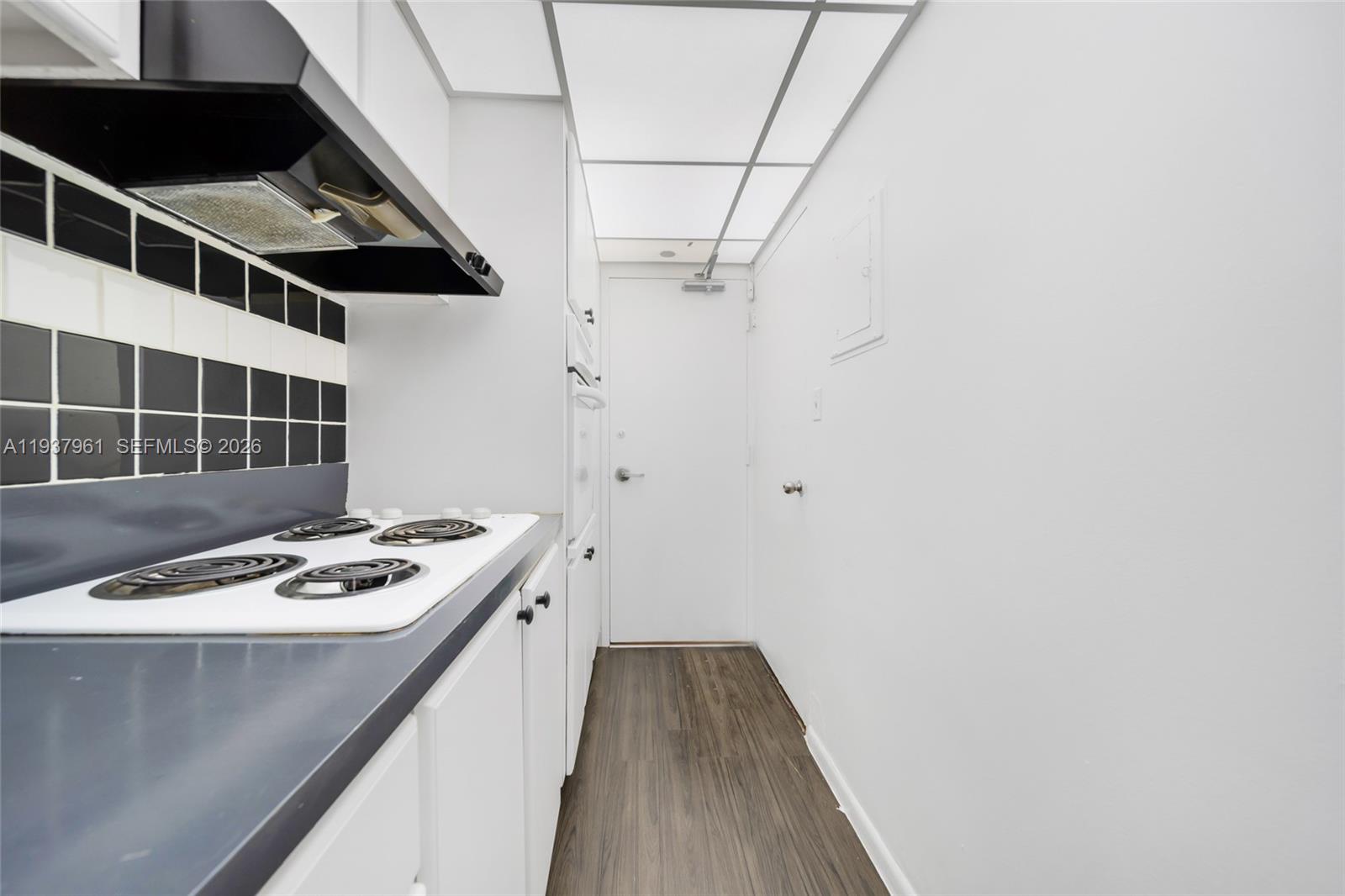 MIRADOR 1200 CONDO - Residential Lease