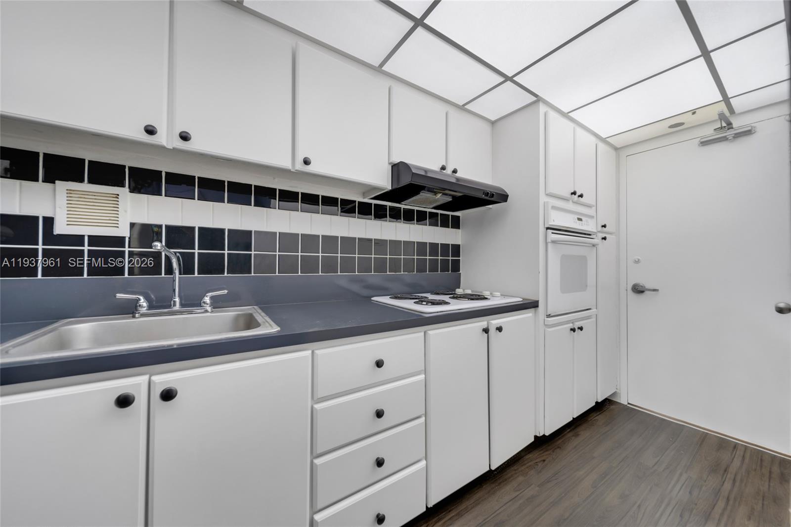 MIRADOR 1200 CONDO - Residential Lease