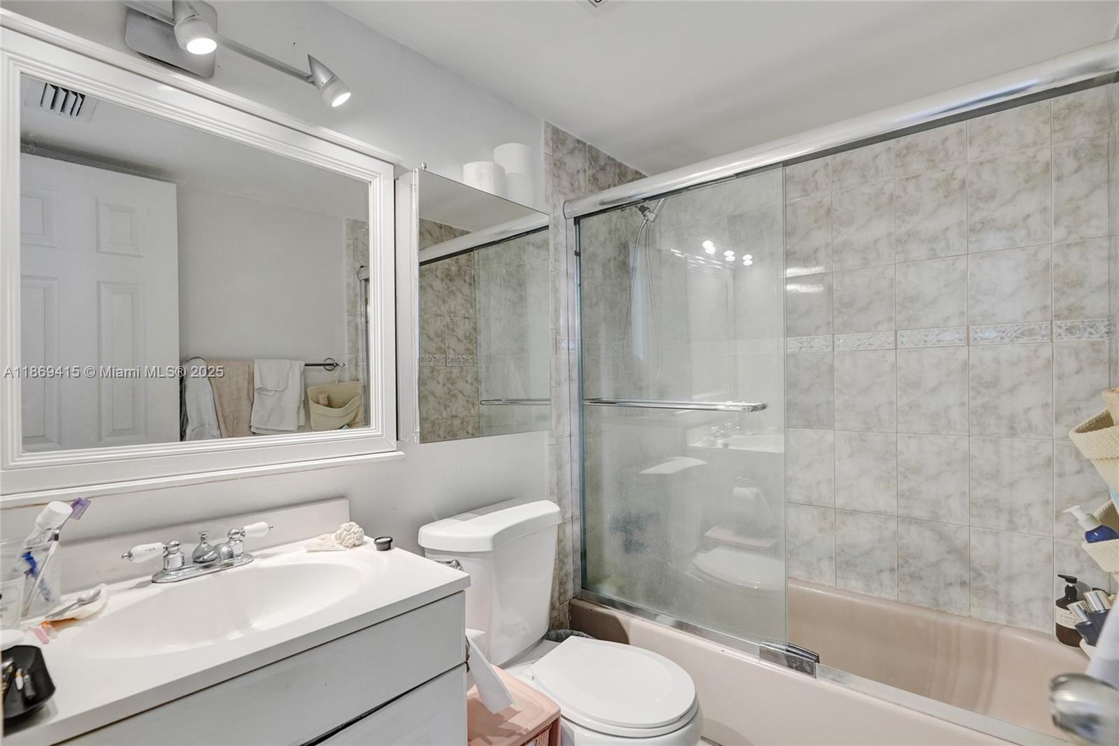 NORTH BAY VILLAS CONDO - Residential