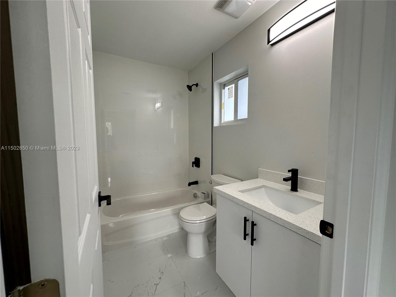 PARA VILLA HEIGHTS - Residential Lease