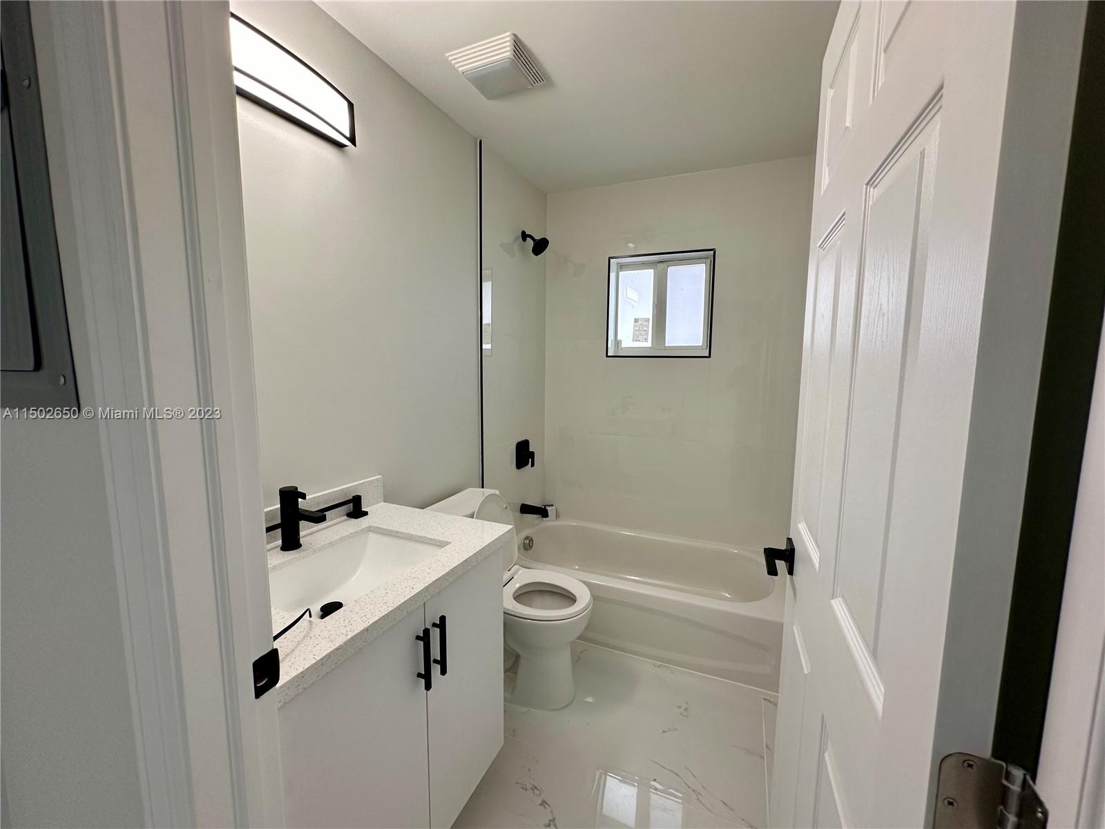 PARA VILLA HEIGHTS - Residential Lease