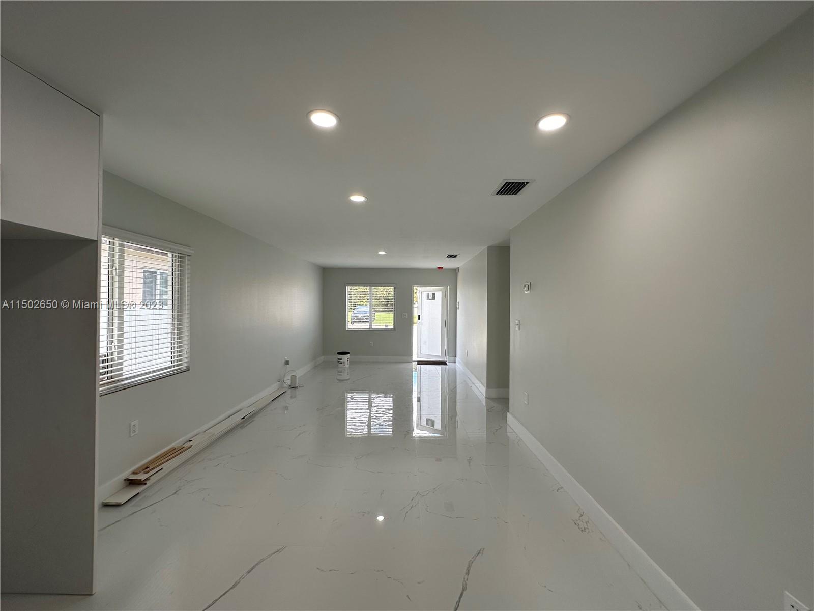 PARA VILLA HEIGHTS - Residential Lease