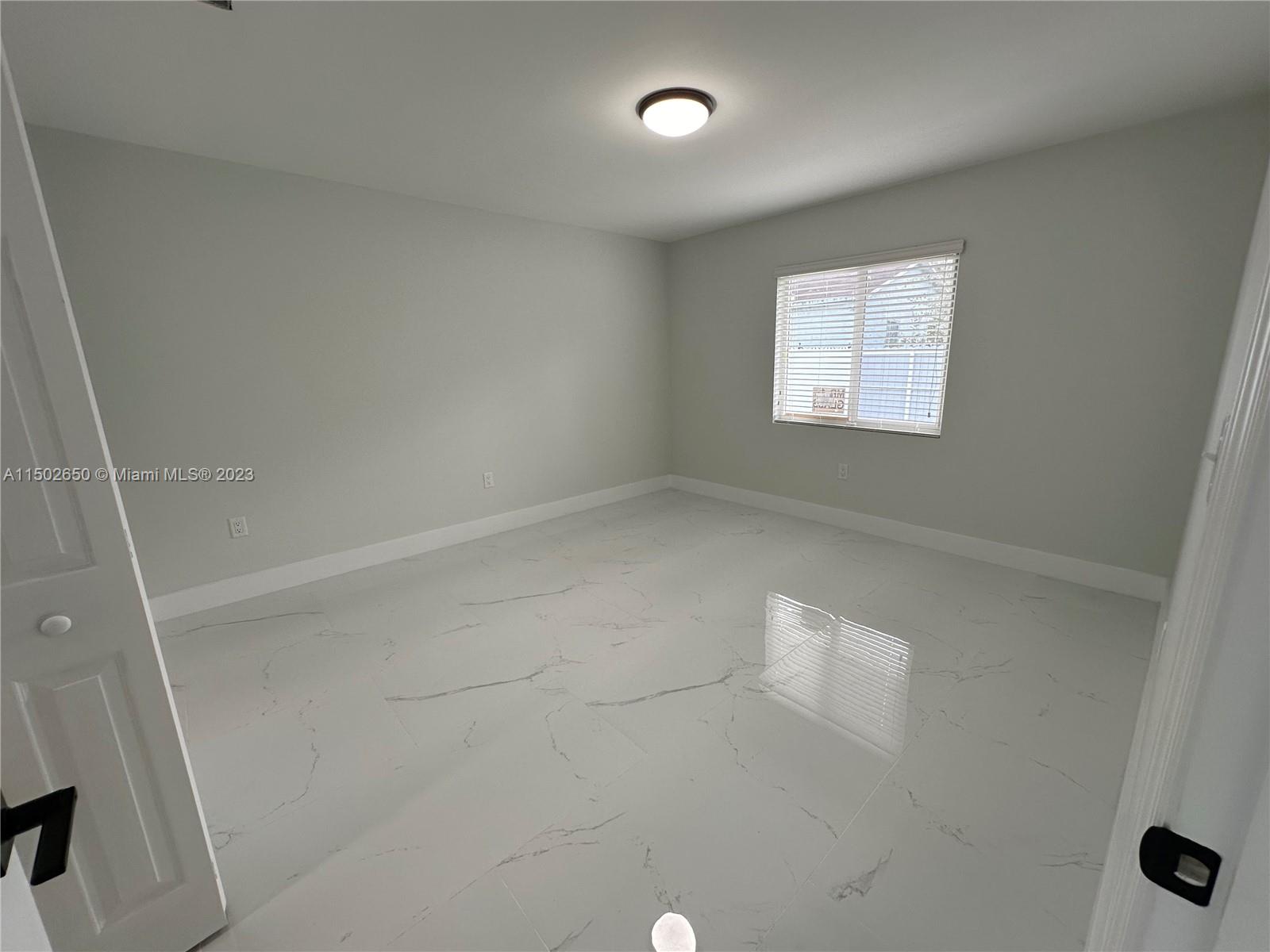 PARA VILLA HEIGHTS - Residential Lease