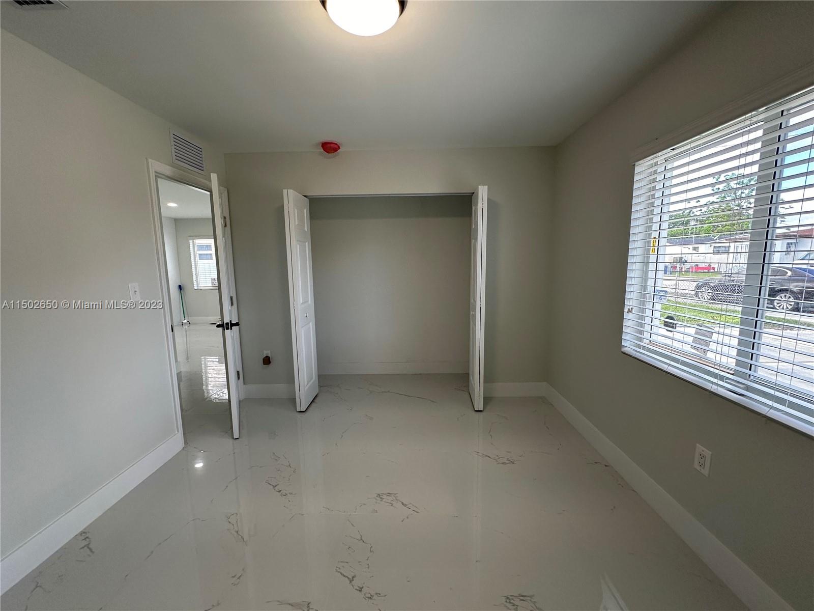 PARA VILLA HEIGHTS - Residential Lease