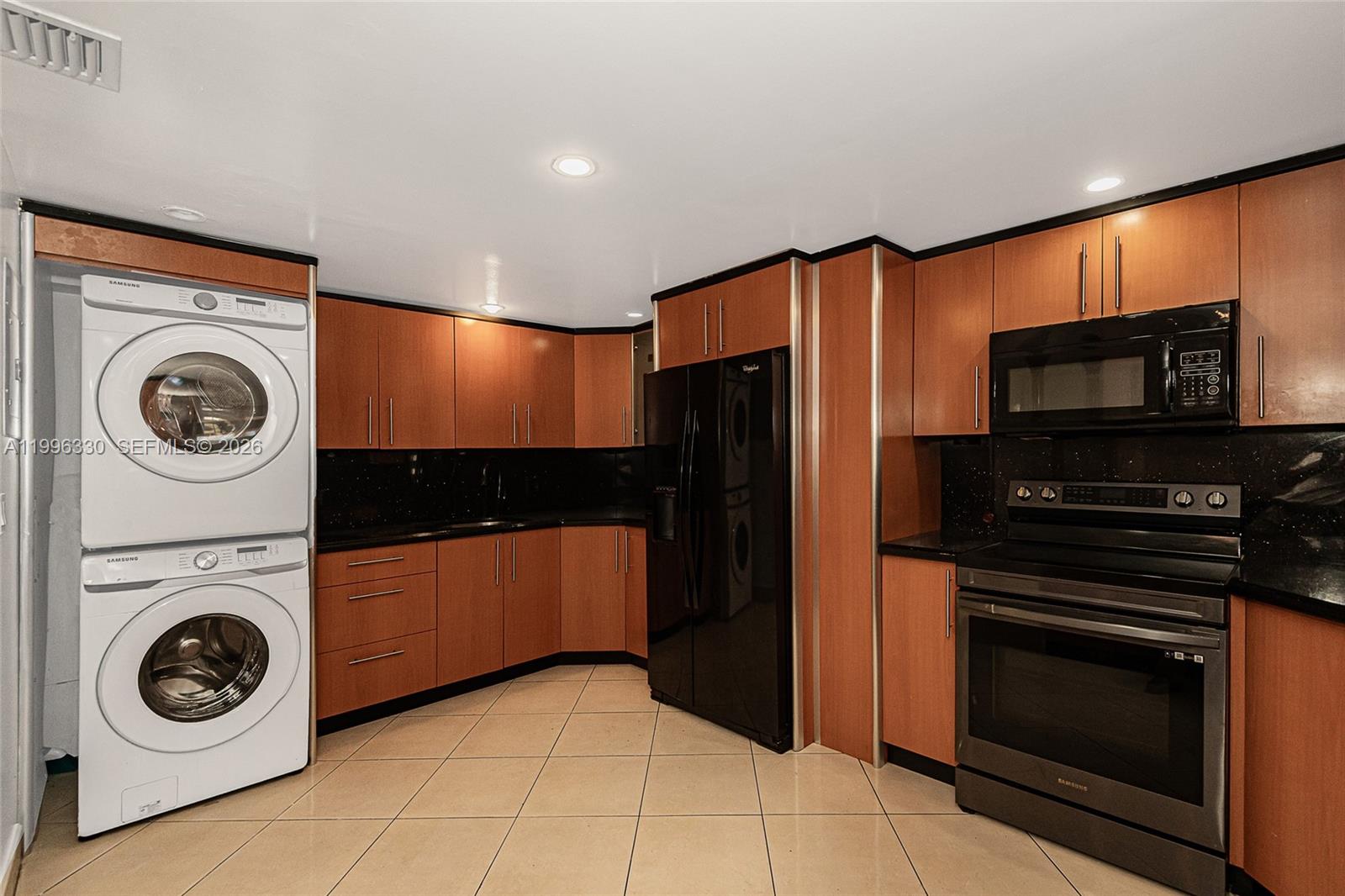 SUNSWEPT ISLE 1ST ADDN - Residential Lease