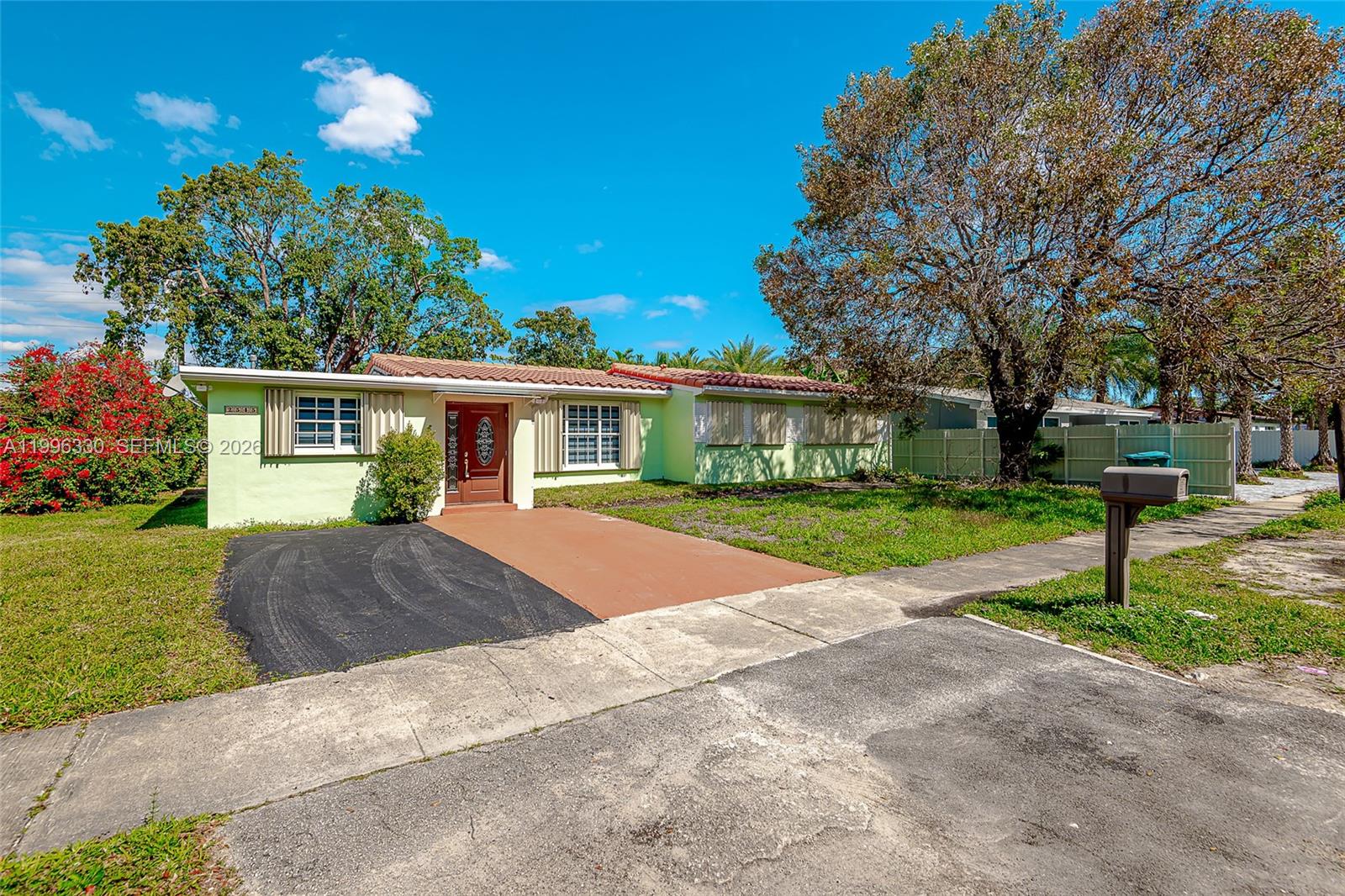 SUNSWEPT ISLE 1ST ADDN - Residential Lease