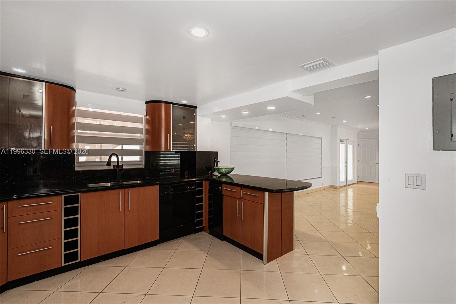 SUNSWEPT ISLE 1ST ADDN - Residential Lease