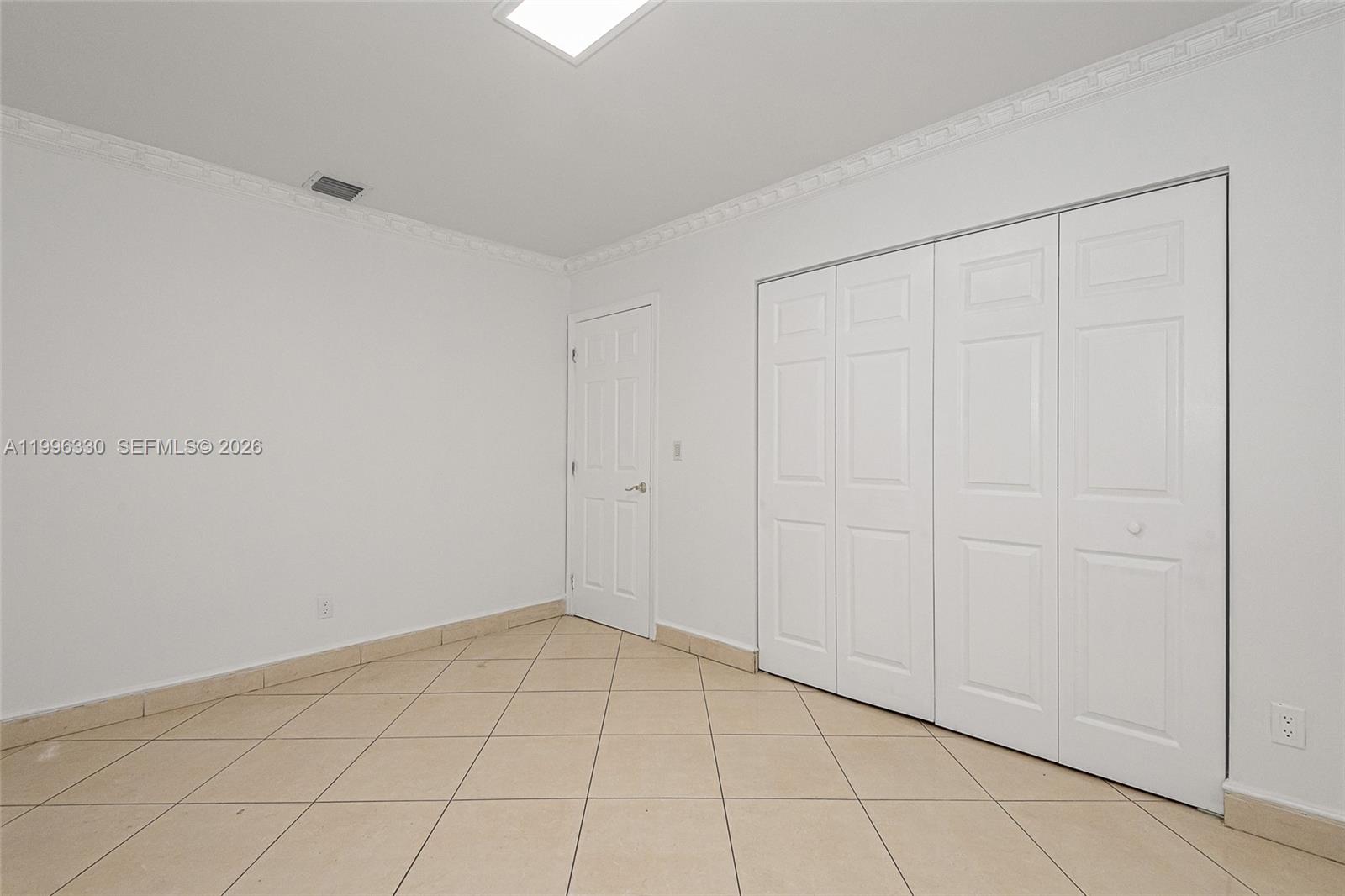 SUNSWEPT ISLE 1ST ADDN - Residential Lease