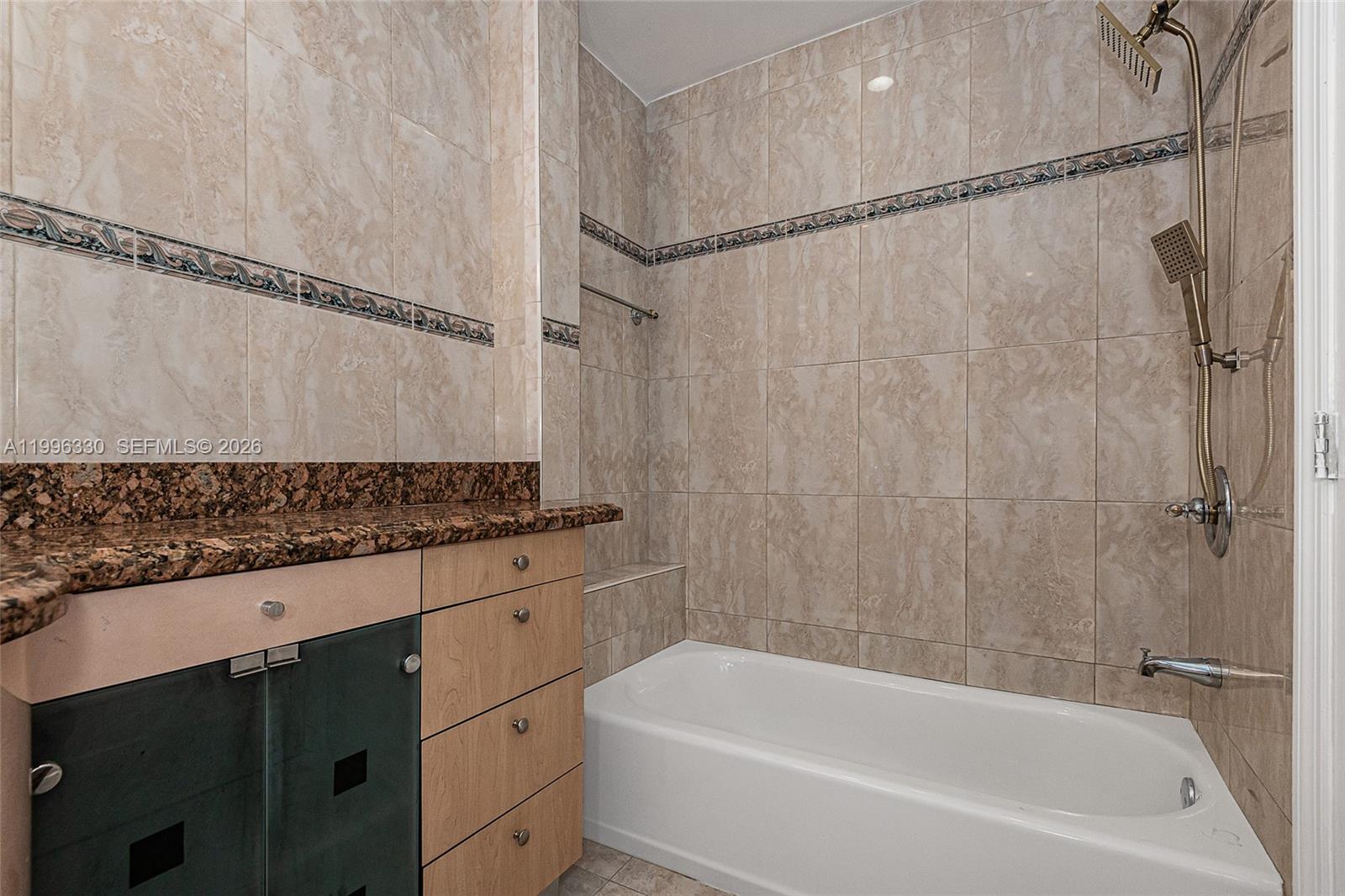 SUNSWEPT ISLE 1ST ADDN - Residential Lease