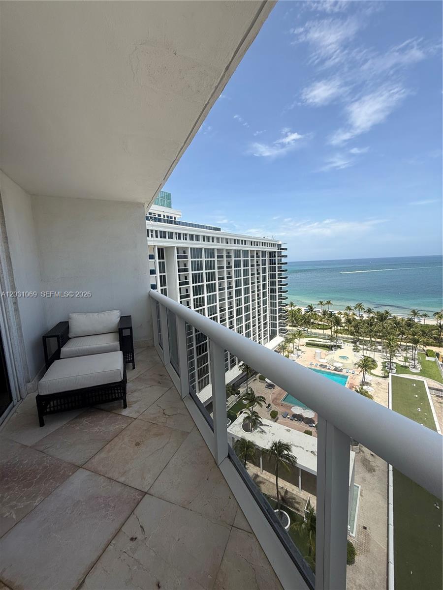 10275 Collins Ave 1221
