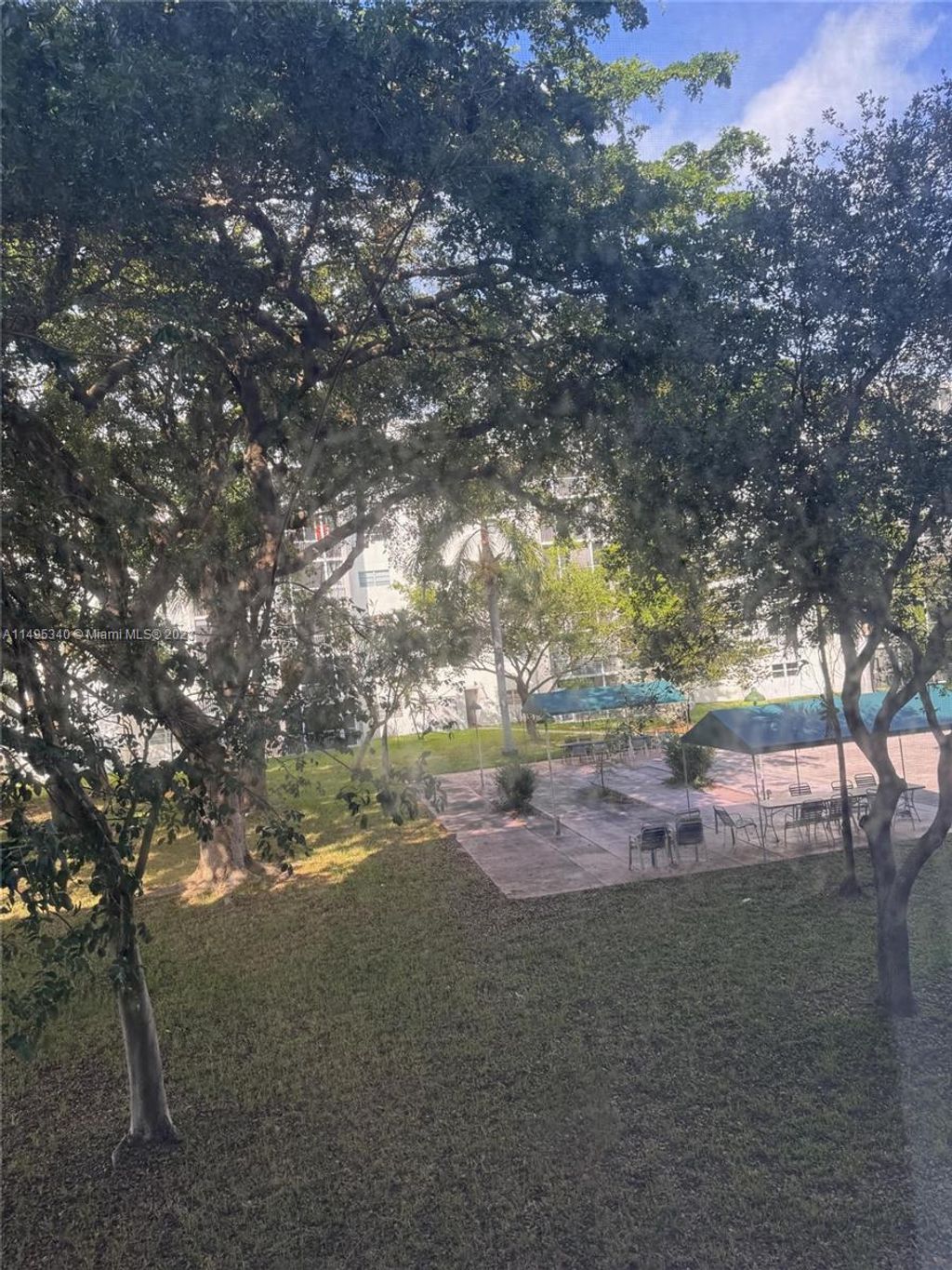 Photo of 900 NE 12th Ave #204, Hallandale Beach, FL 33009 (MLS # A11495340)