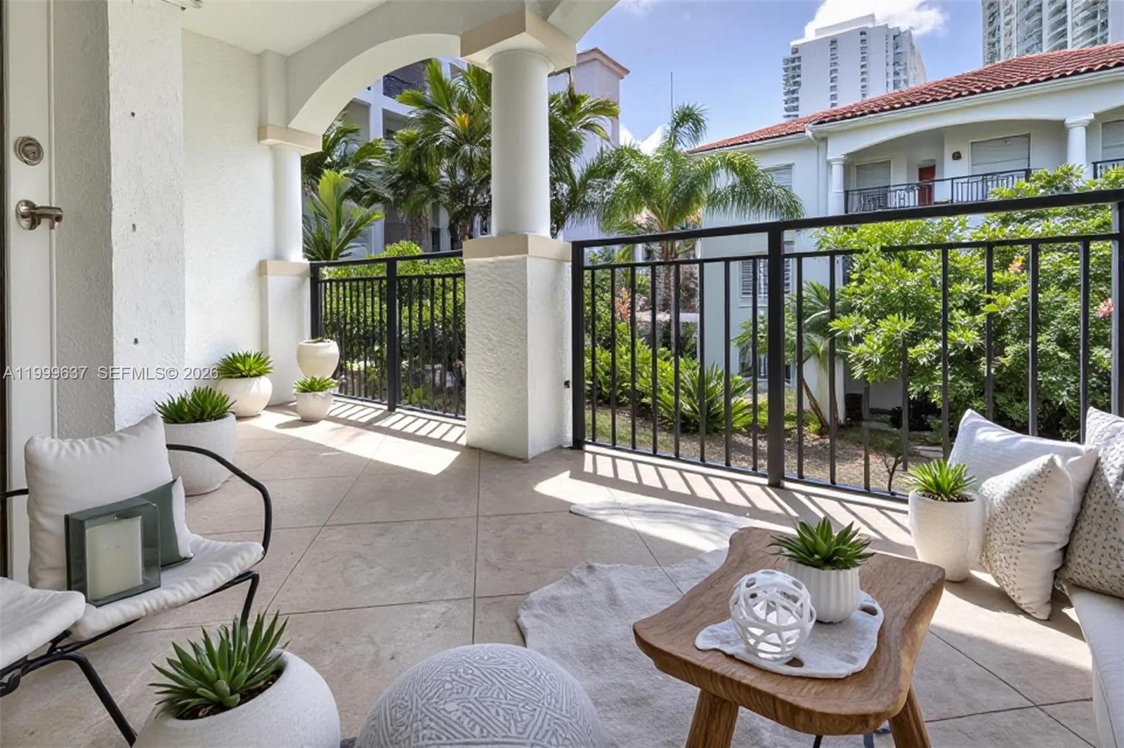 3255 NE 184th St 12215