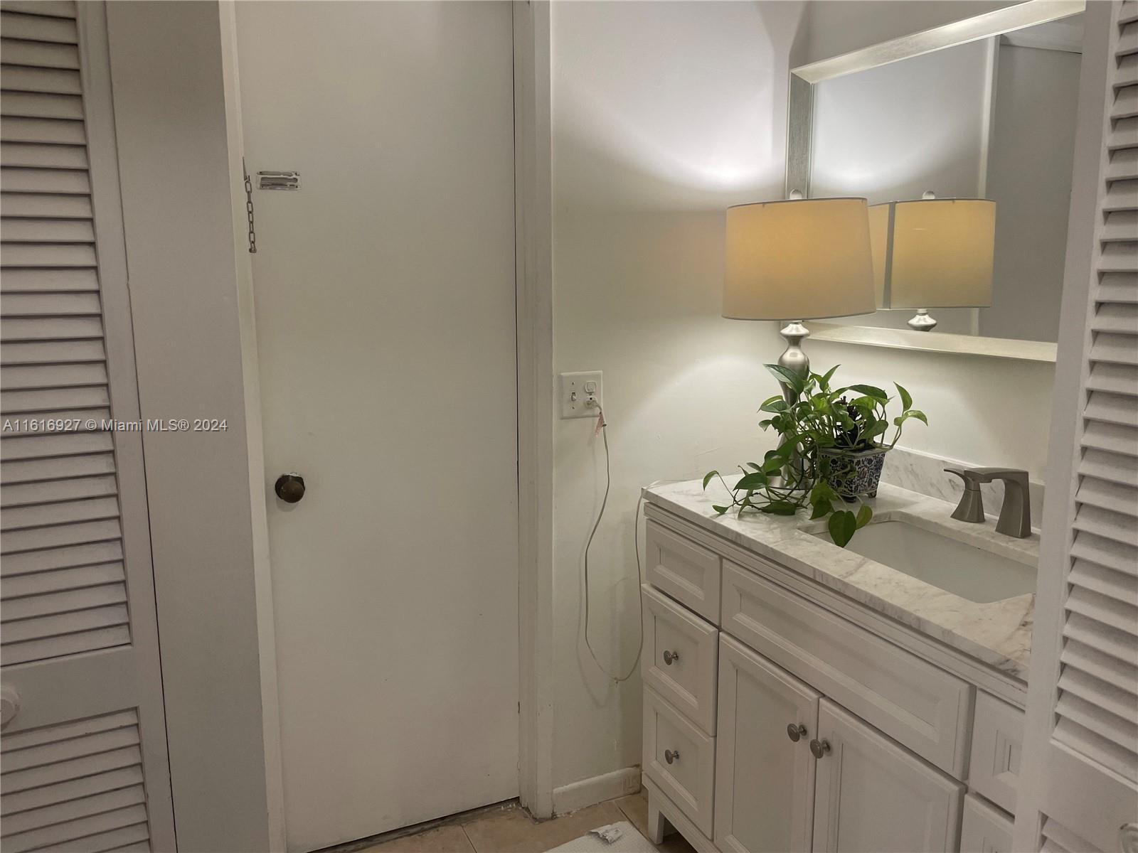 KENLAND POINTE CONDO III - Residential Lease
