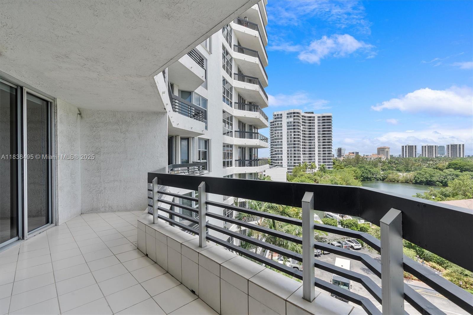 3530 Mystic Pointe Dr 808