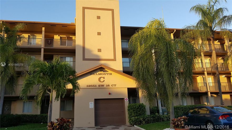 Beautiful Upgraded Condo 2/2 First Floor Ready to move in, washer and dryer in unit, large living room-Dinning & Huge eat in Kitchen, Tile floor all though, 1200 sqft AC, lots of closet, Patio direct access to Pool, Basic cables, free Wi-Fi and water included.
Partially furniture with option to Rent or Buy or will rent with out.