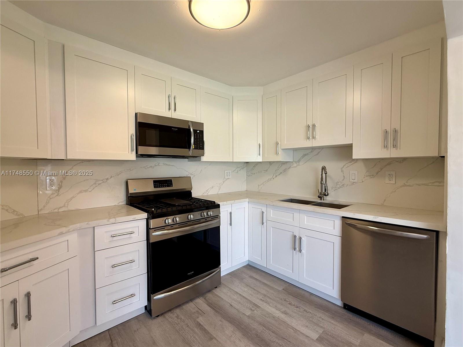 BOULEVARD ESTATES - Residential