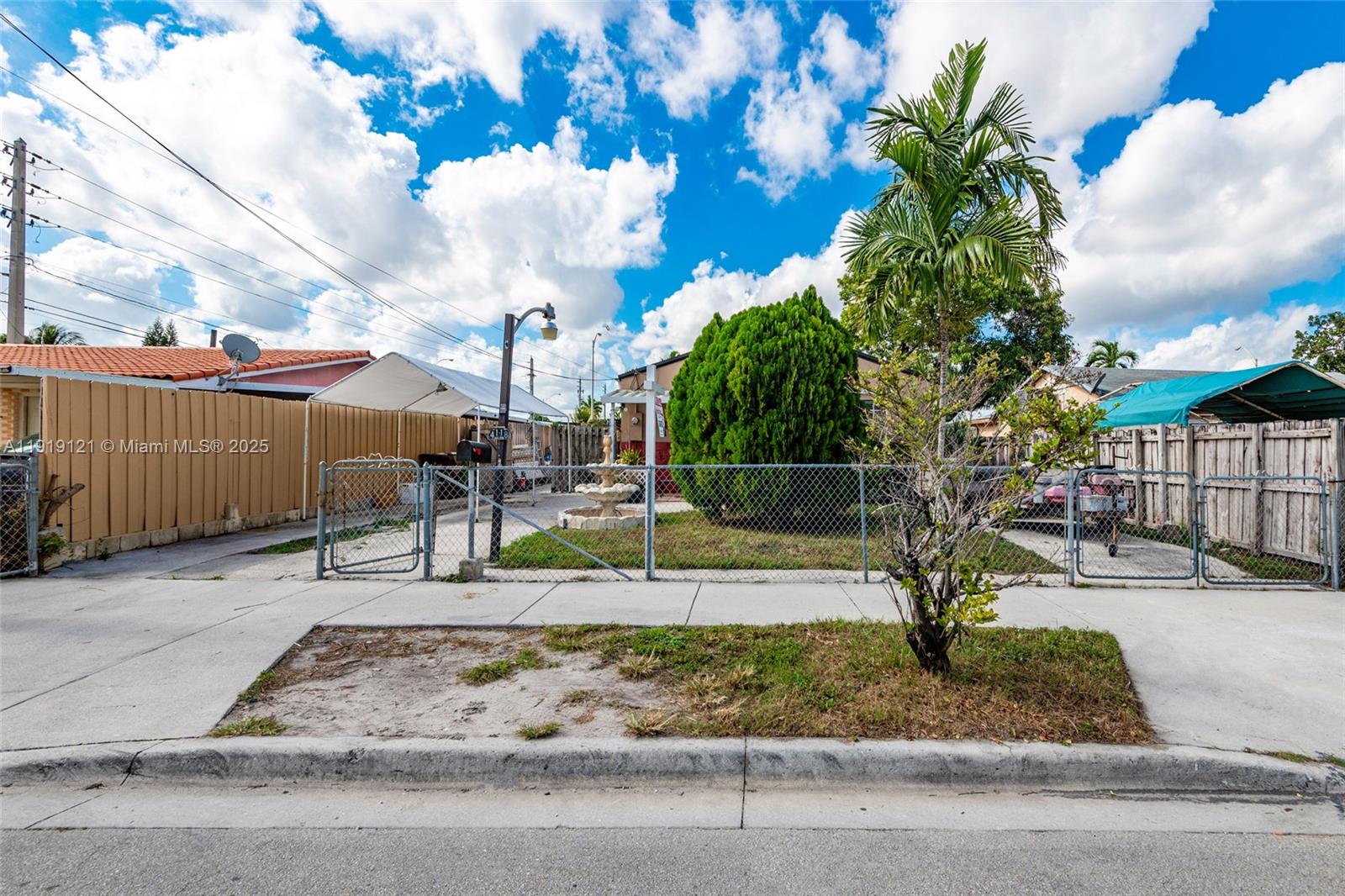 INGLESIDE PARK - Residential