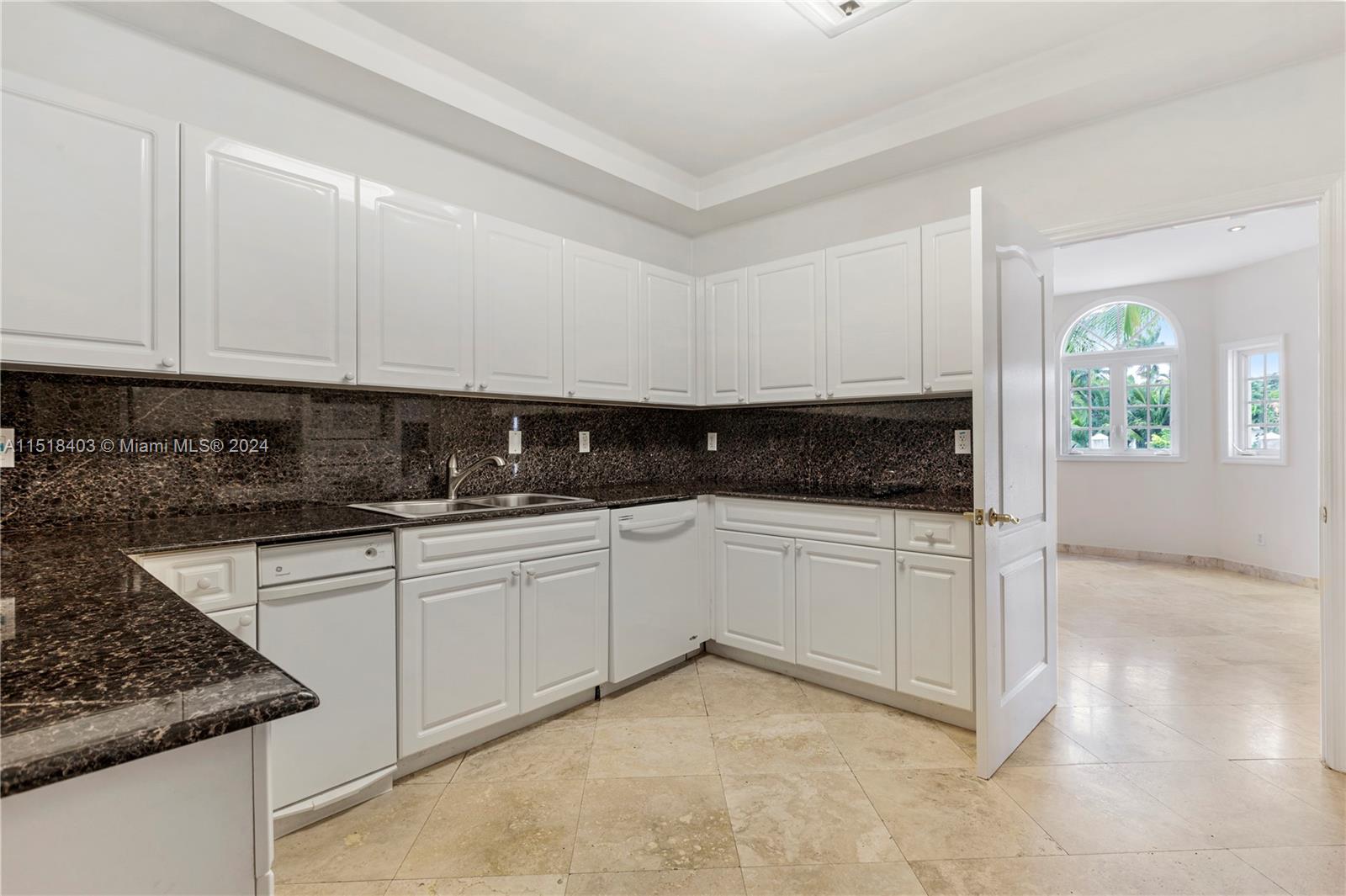 THE THS AT SUNSET HARBOUR - Residential