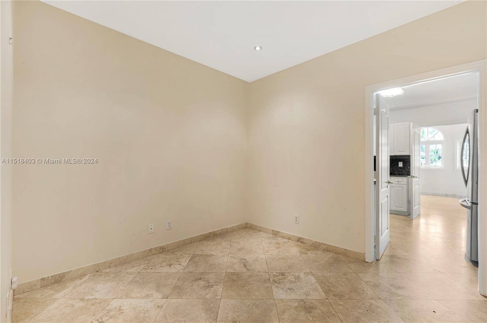 THE THS AT SUNSET HARBOUR - Residential