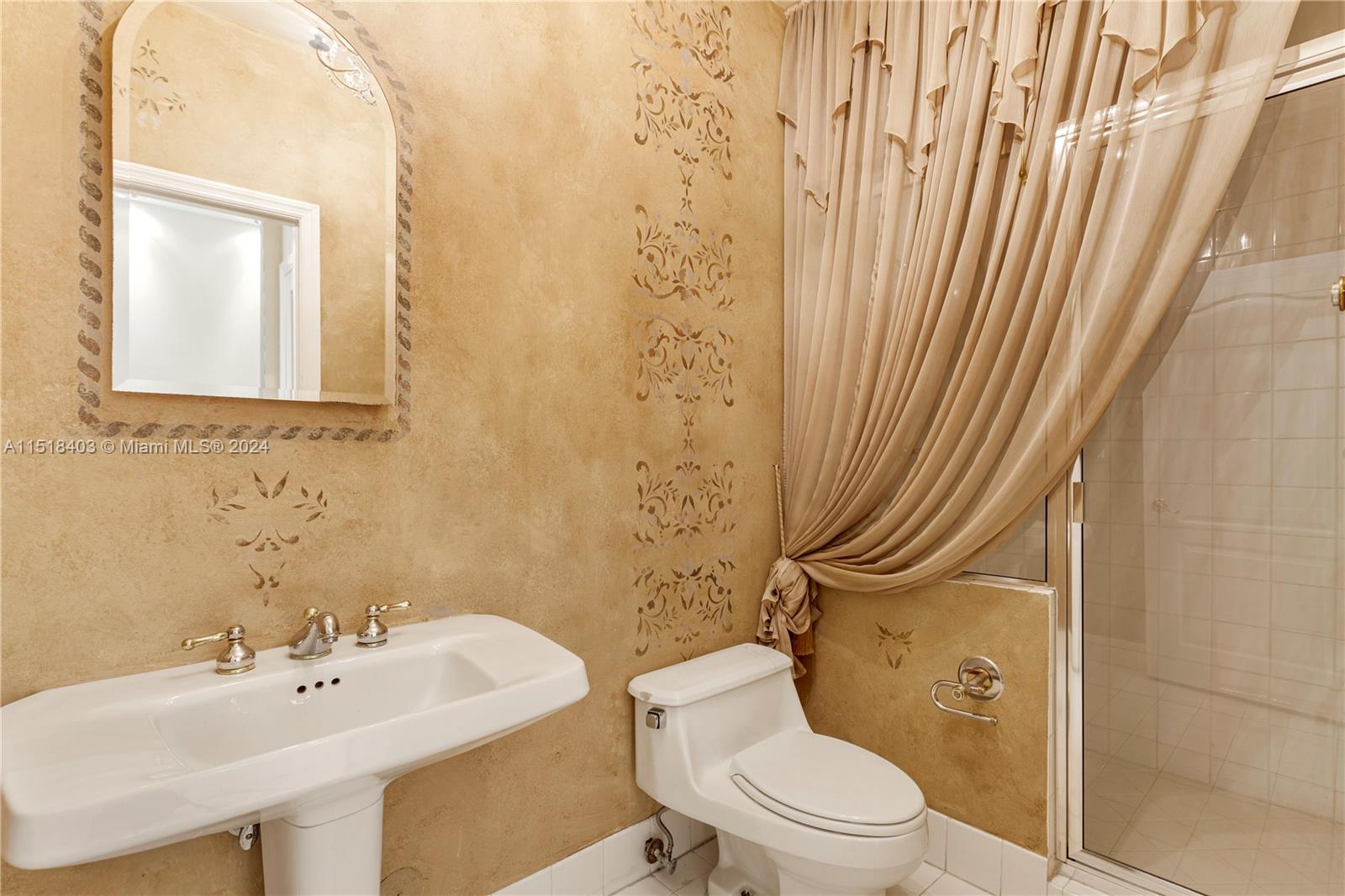 THE THS AT SUNSET HARBOUR - Residential