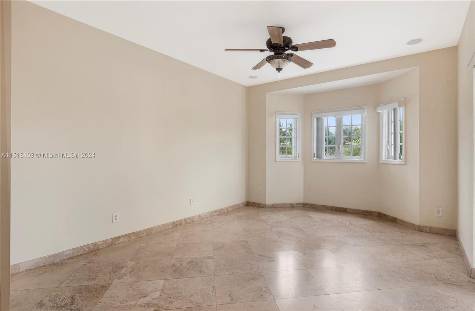 THE THS AT SUNSET HARBOUR - Residential