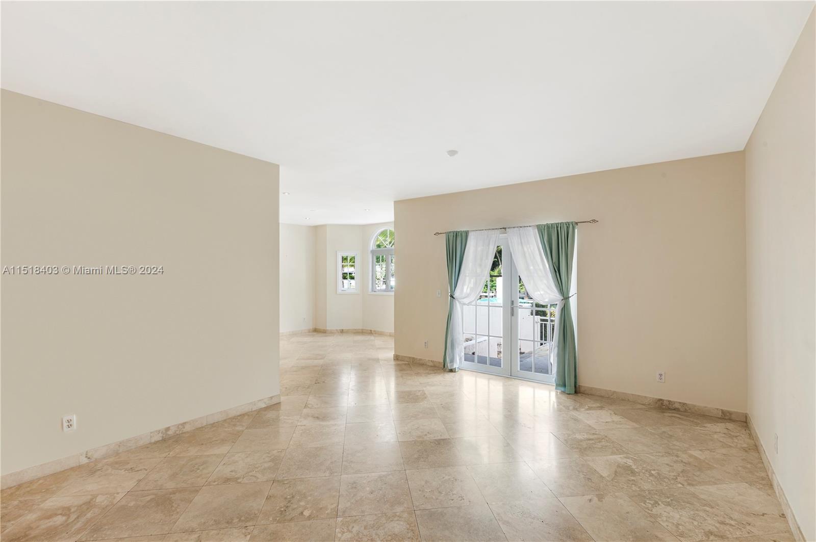 THE THS AT SUNSET HARBOUR - Residential