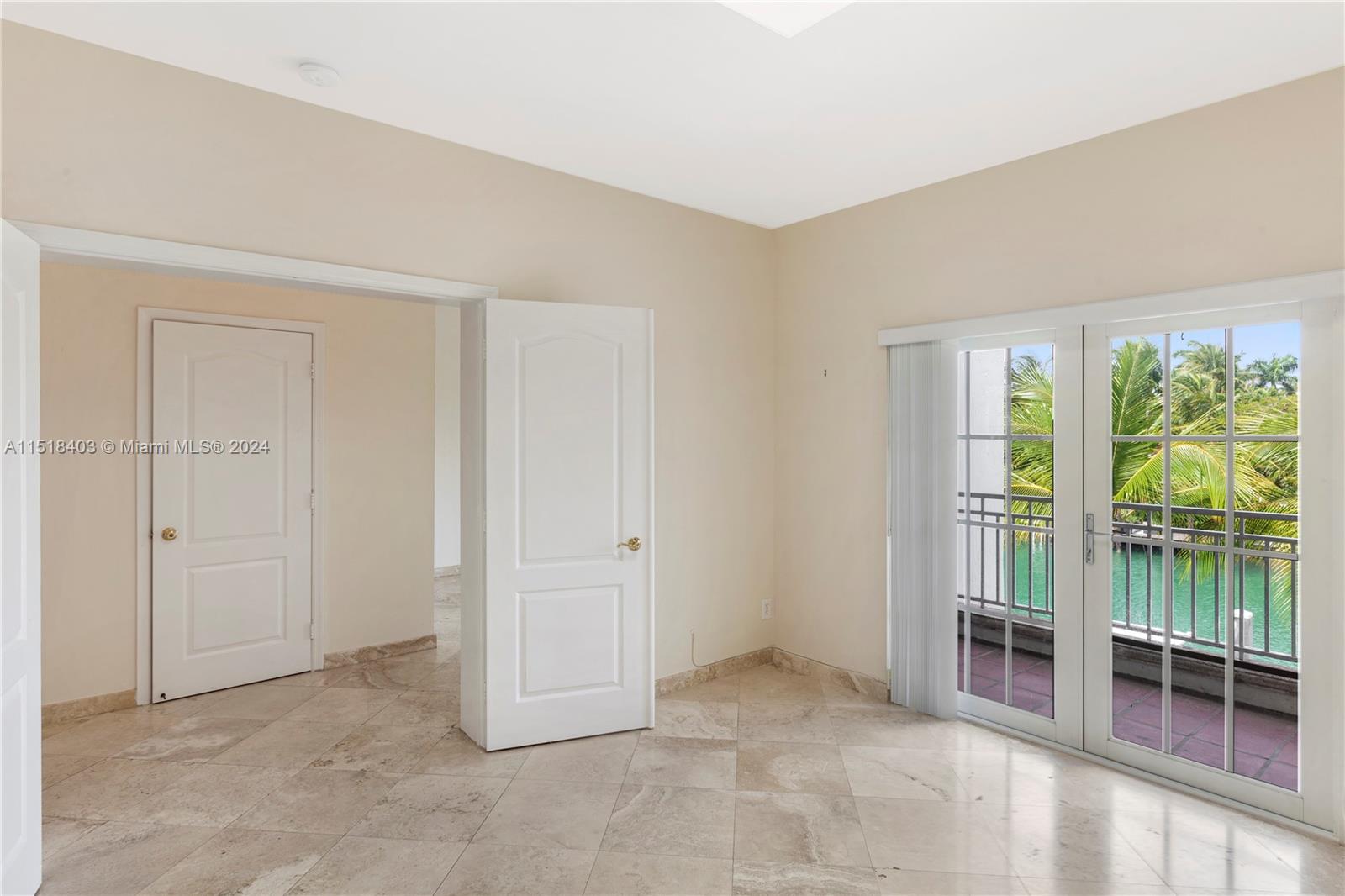 THE THS AT SUNSET HARBOUR - Residential