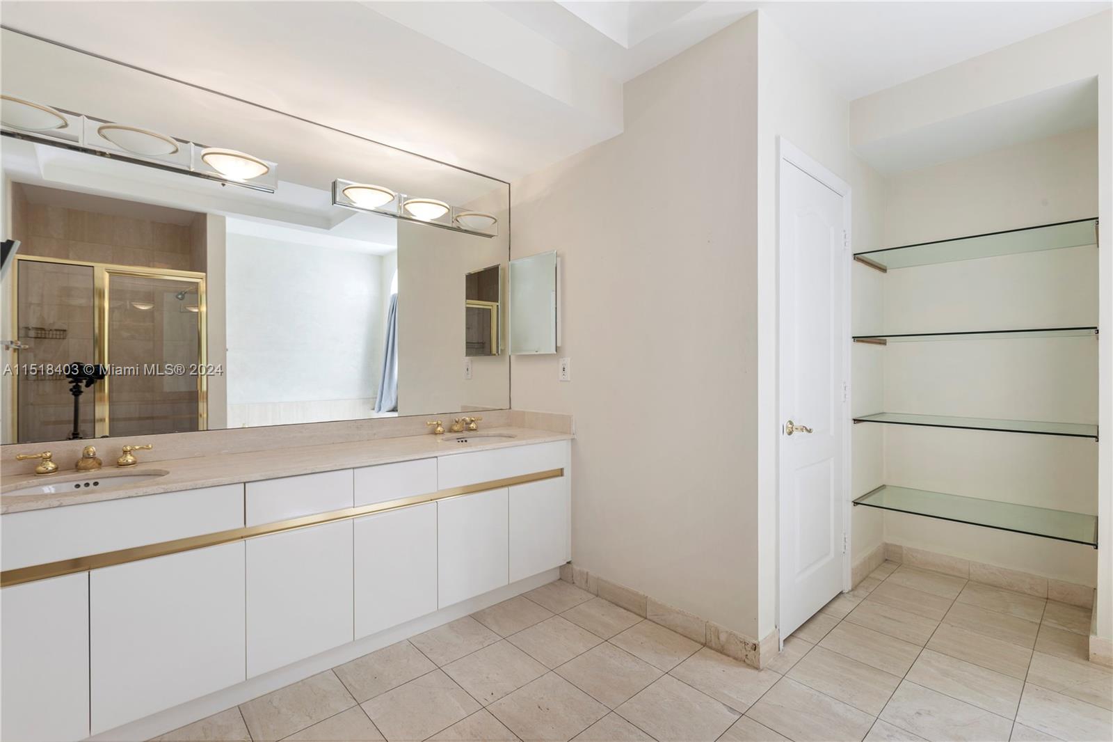 THE THS AT SUNSET HARBOUR - Residential