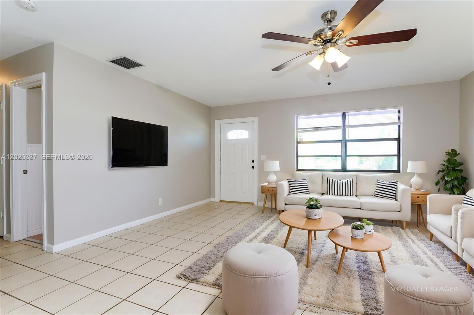 1389 Meadowbrook Dr