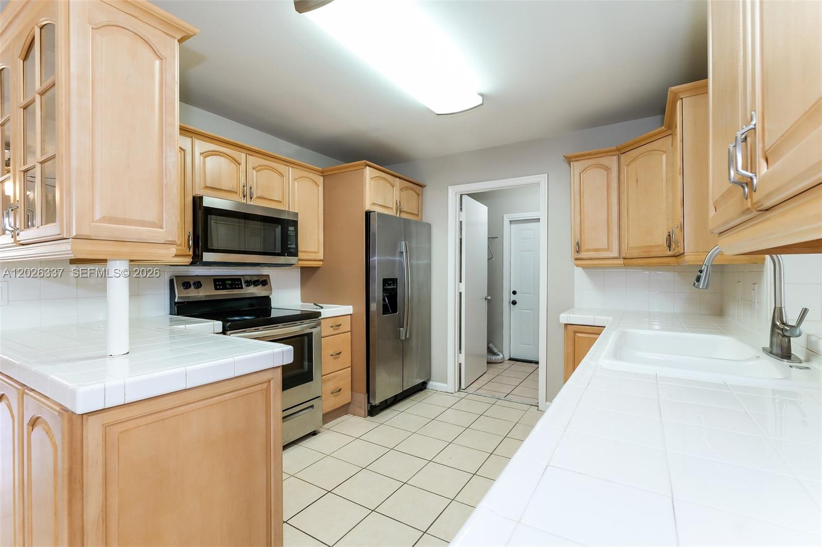 1389 Meadowbrook Dr