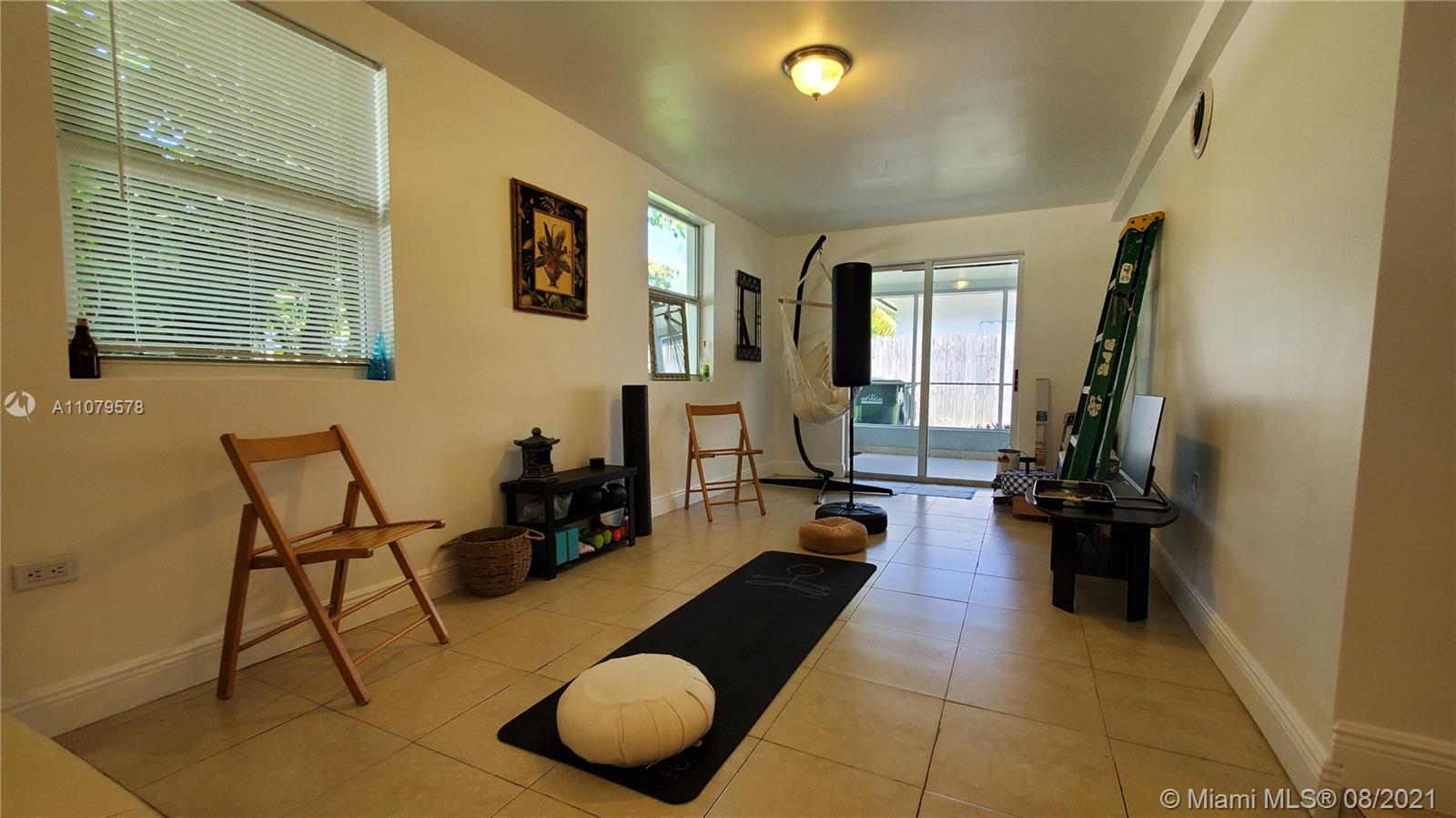 BRIAN MANORS - Residential