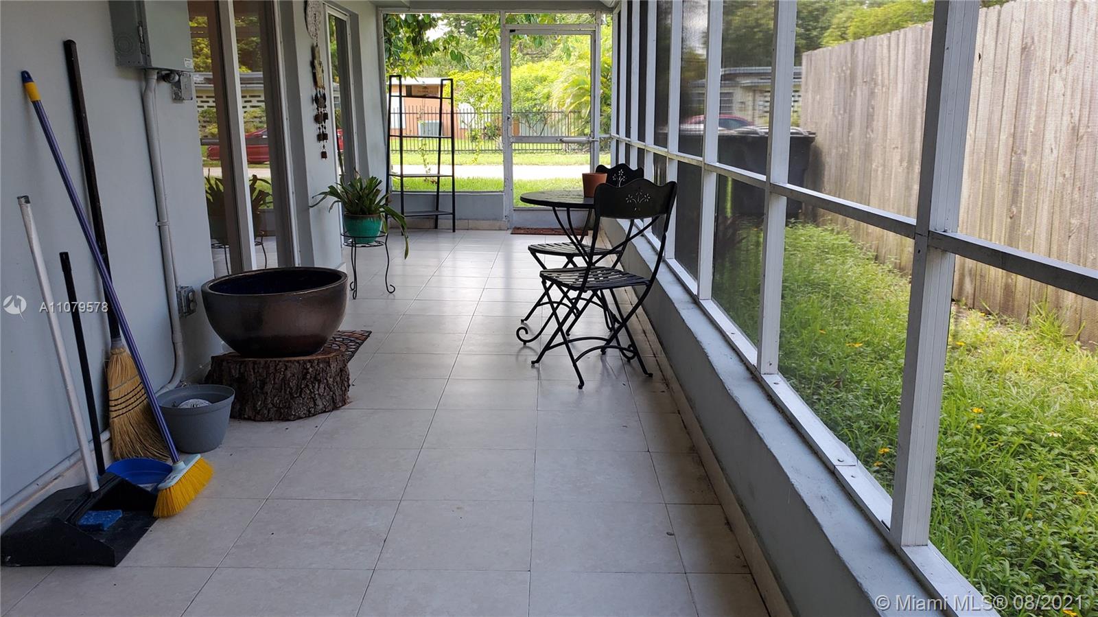 BRIAN MANORS - Residential