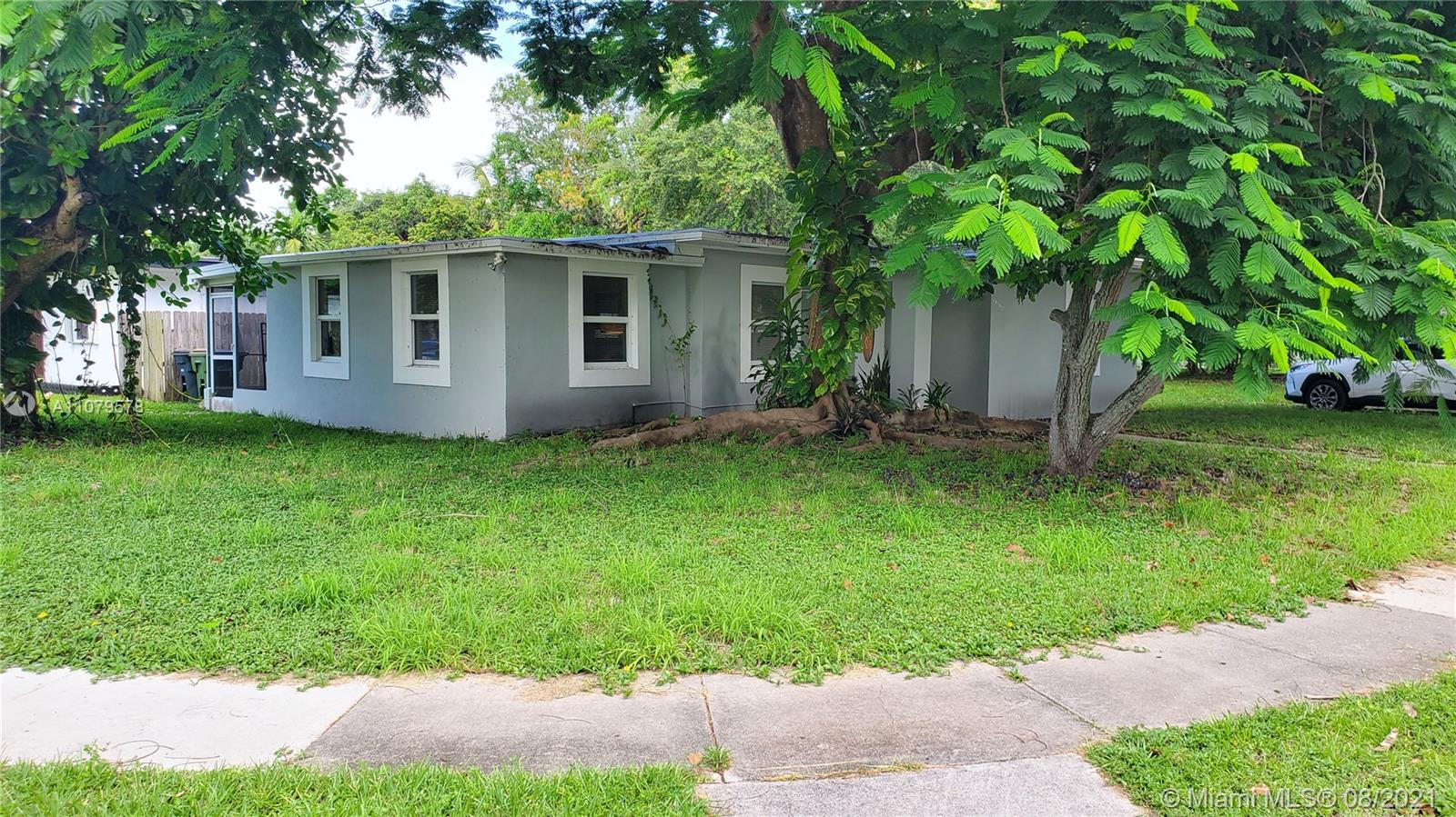 BRIAN MANORS - Residential