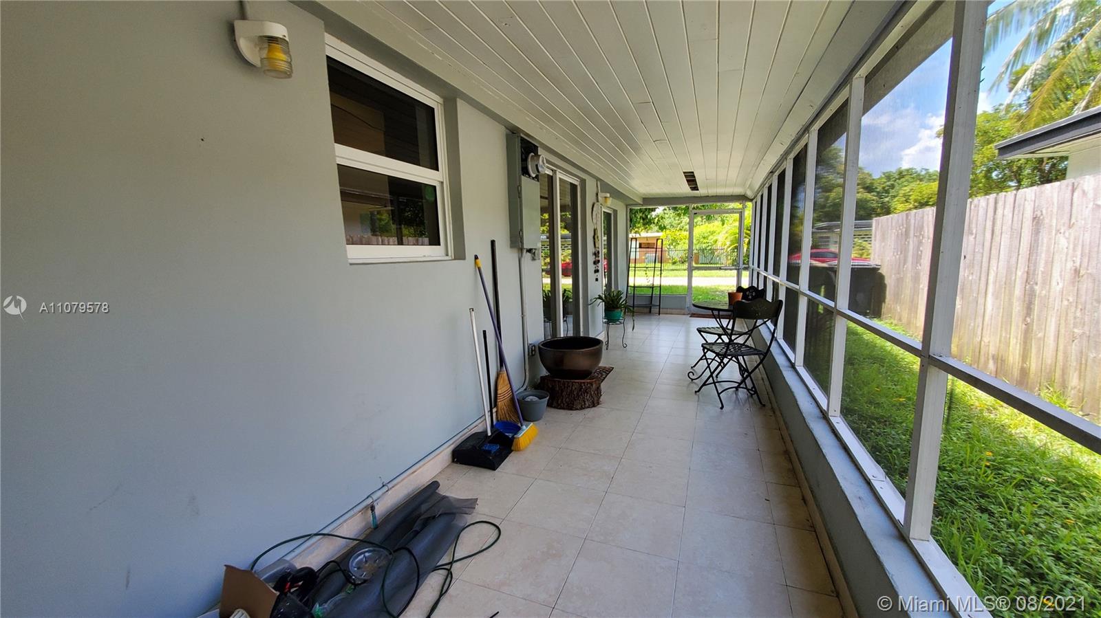 BRIAN MANORS - Residential