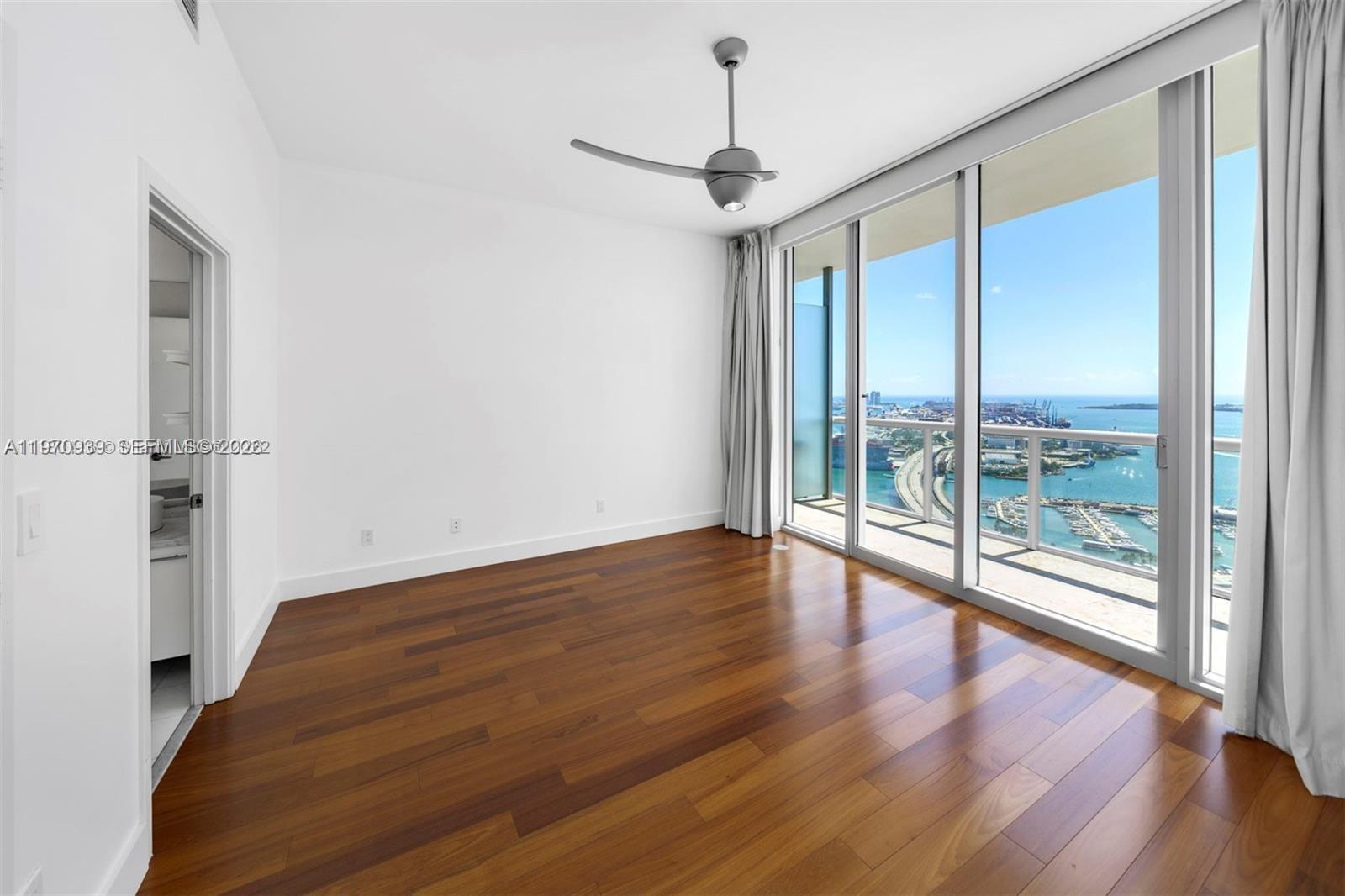 888 Biscayne Blvd 4503