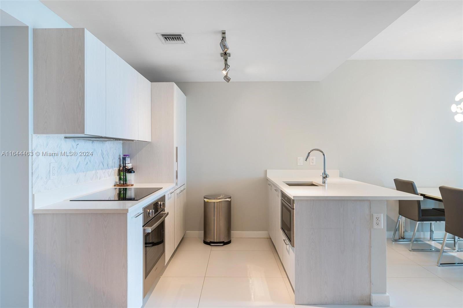 PARAISO BAYVIEWS CONDO - Residential Lease