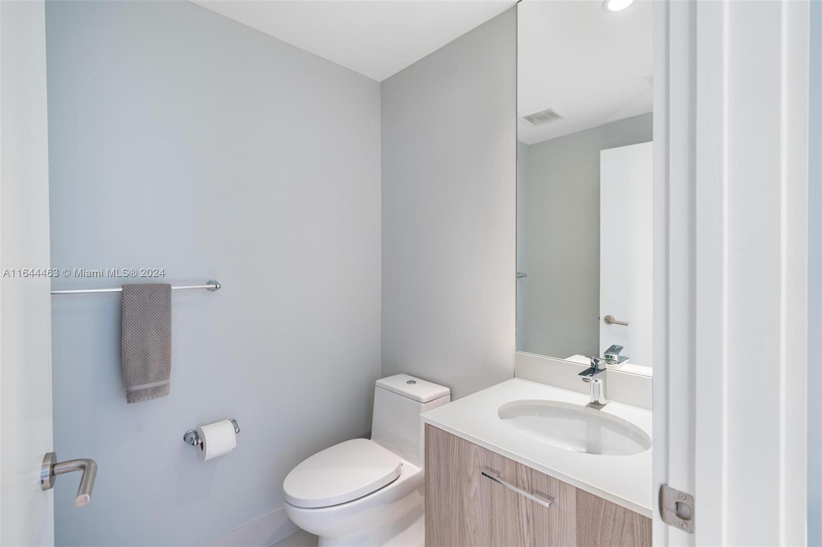 PARAISO BAYVIEWS CONDO - Residential Lease