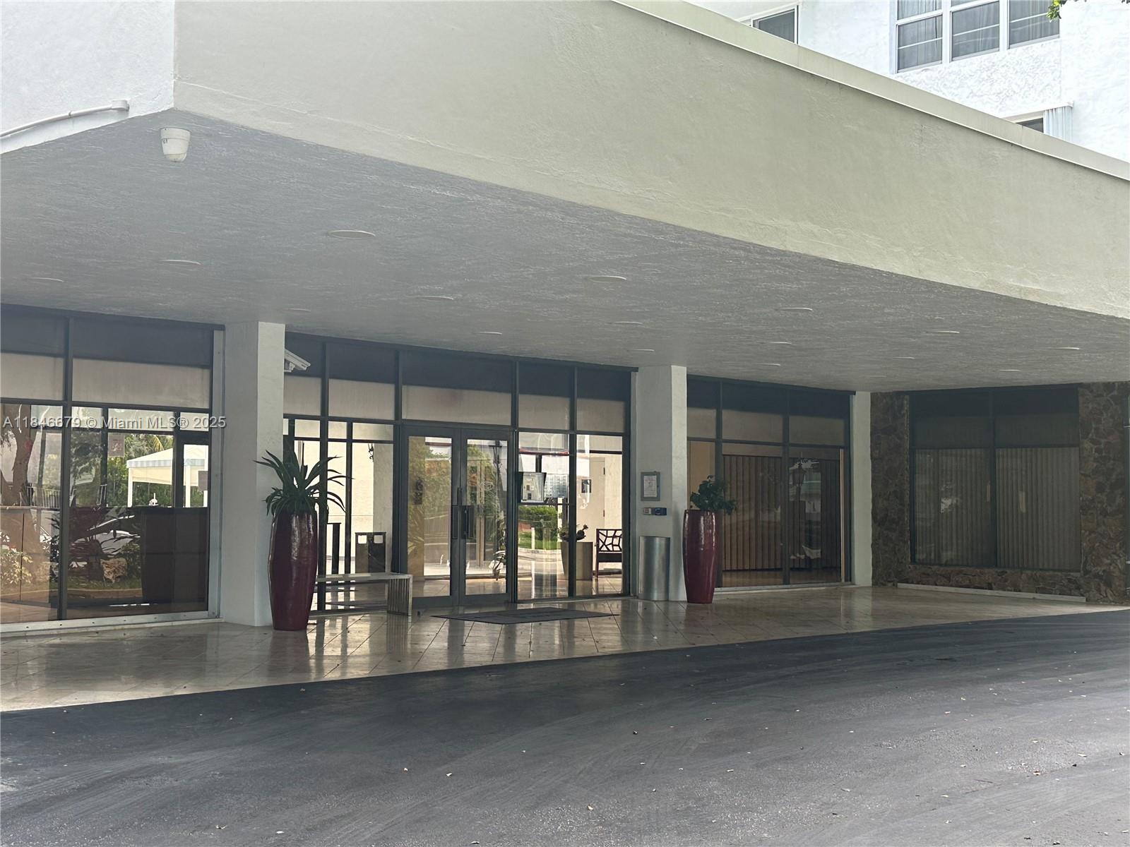 10000 W Bay Harbor Dr 625